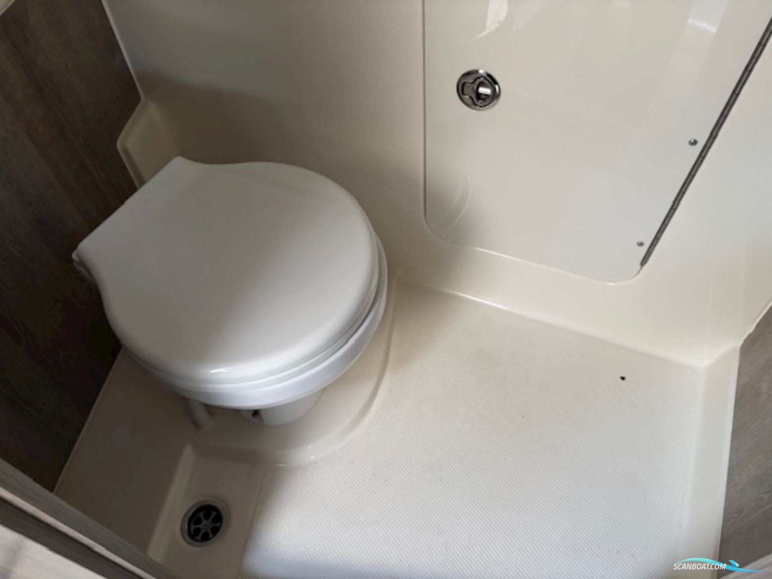 Quicksilver 875 Sundeck Active