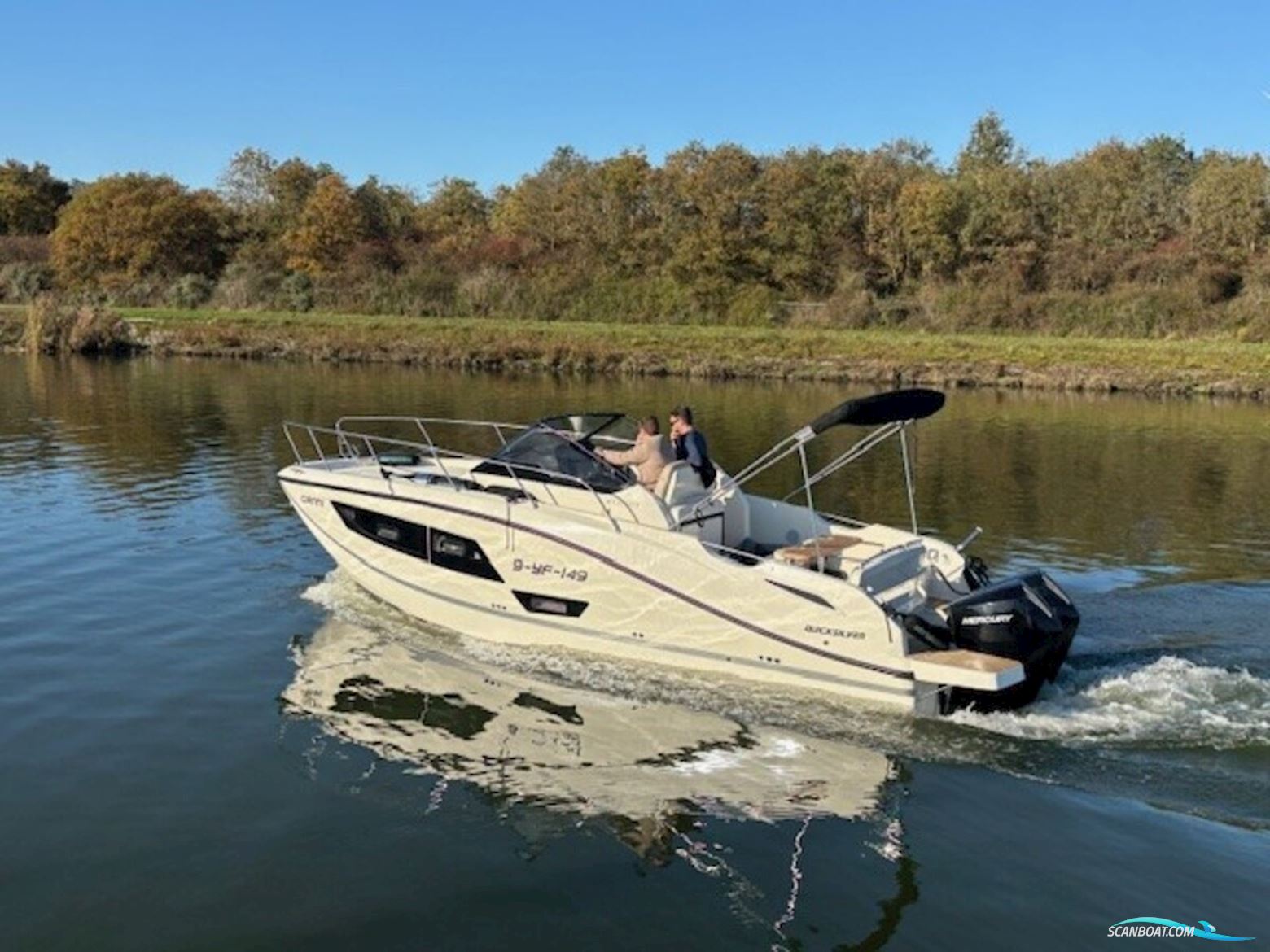 Quicksilver 875 Sundeck Active