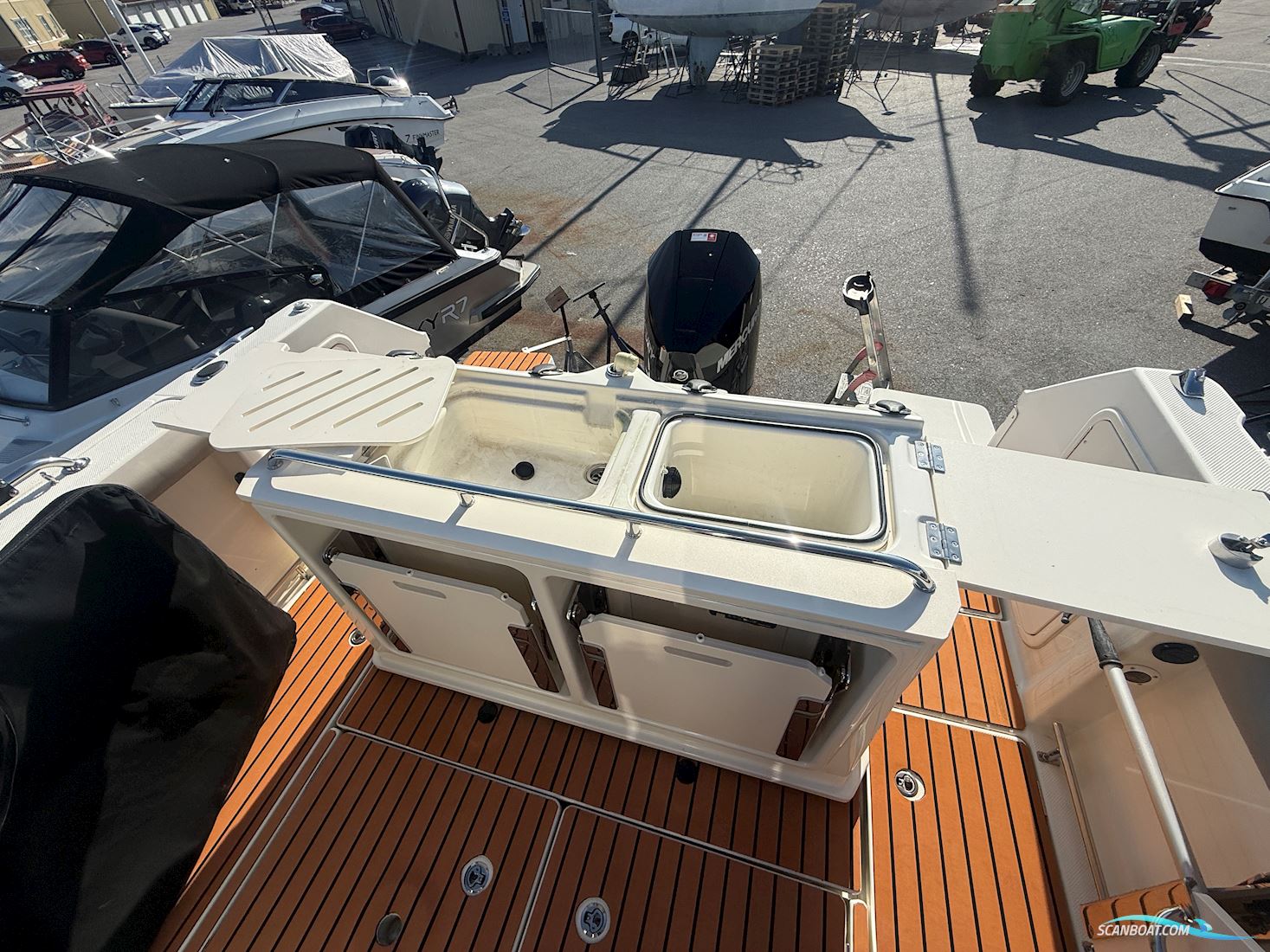 Quicksilver 905 Pilothouse