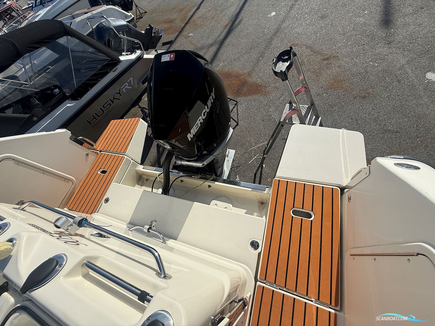 Quicksilver 905 Pilothouse