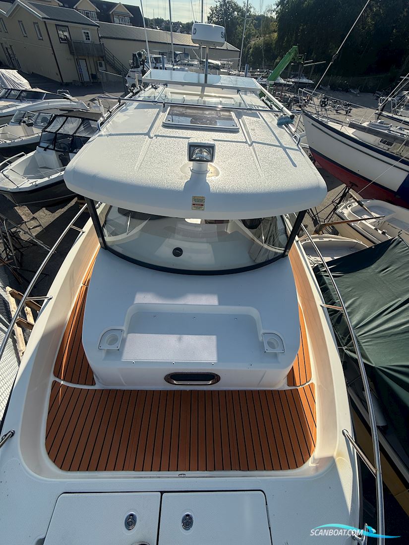 Quicksilver 905 Pilothouse