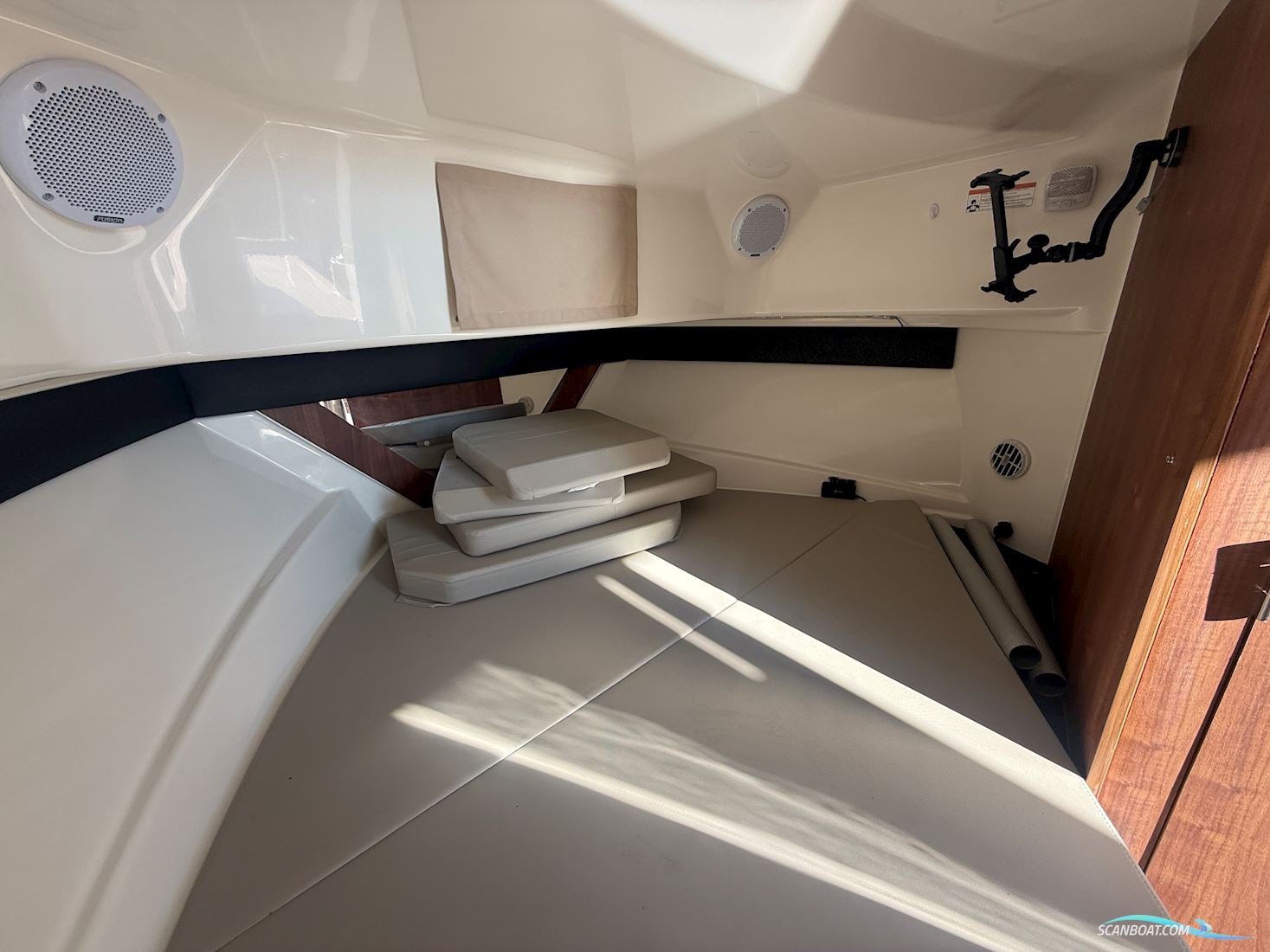 Quicksilver 905 Pilothouse
