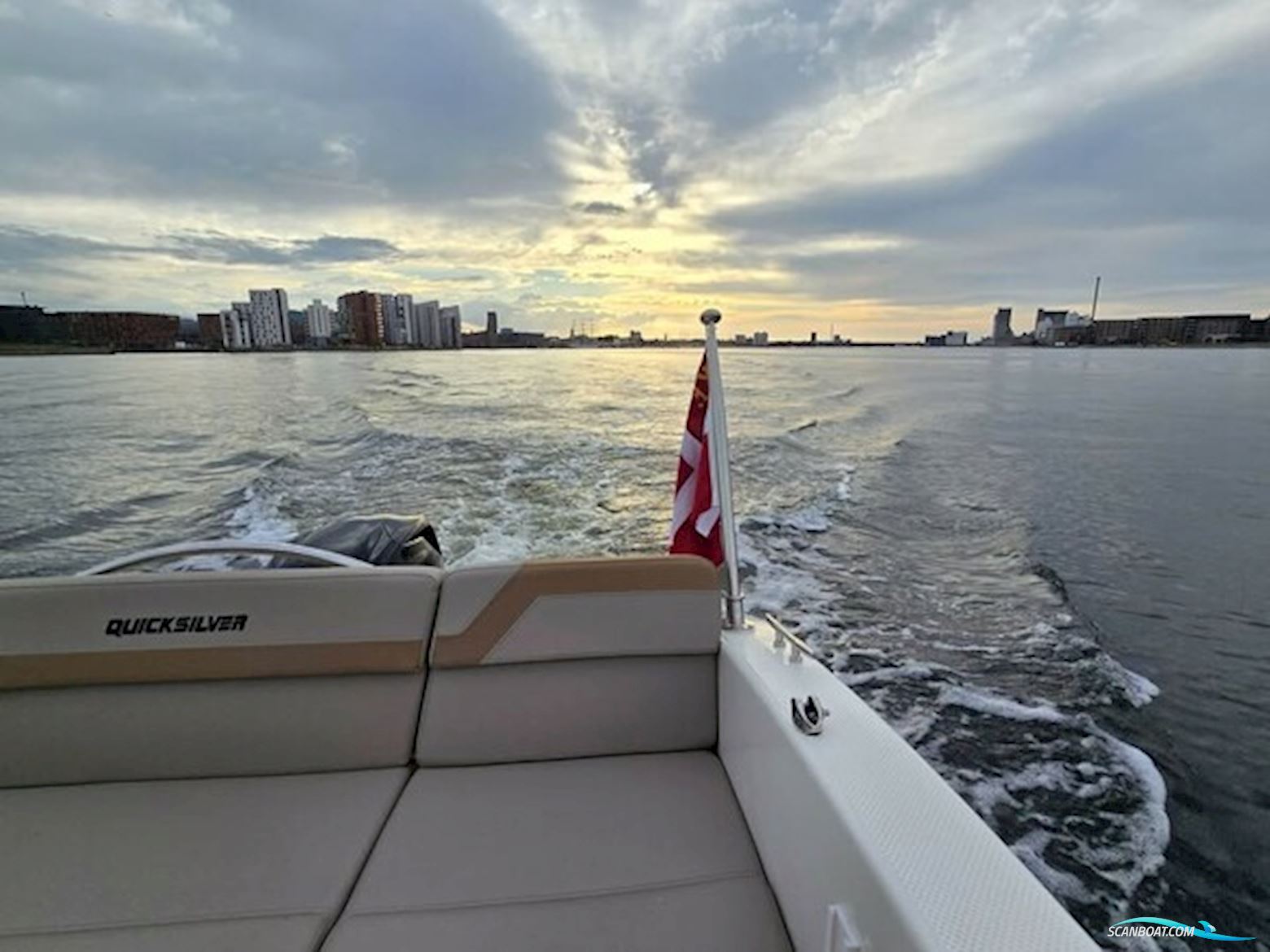 Quicksilver Activ 455 Cabin
