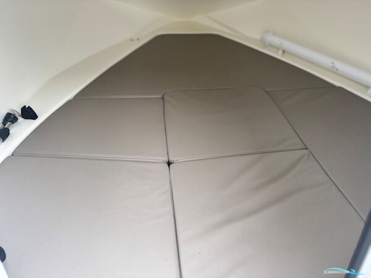 Quicksilver Activ 505 Cabin Med 100 hk Mercury-Efi 4 Takt CT 2,1L og 1300 kg Brenderup Bådtrailer