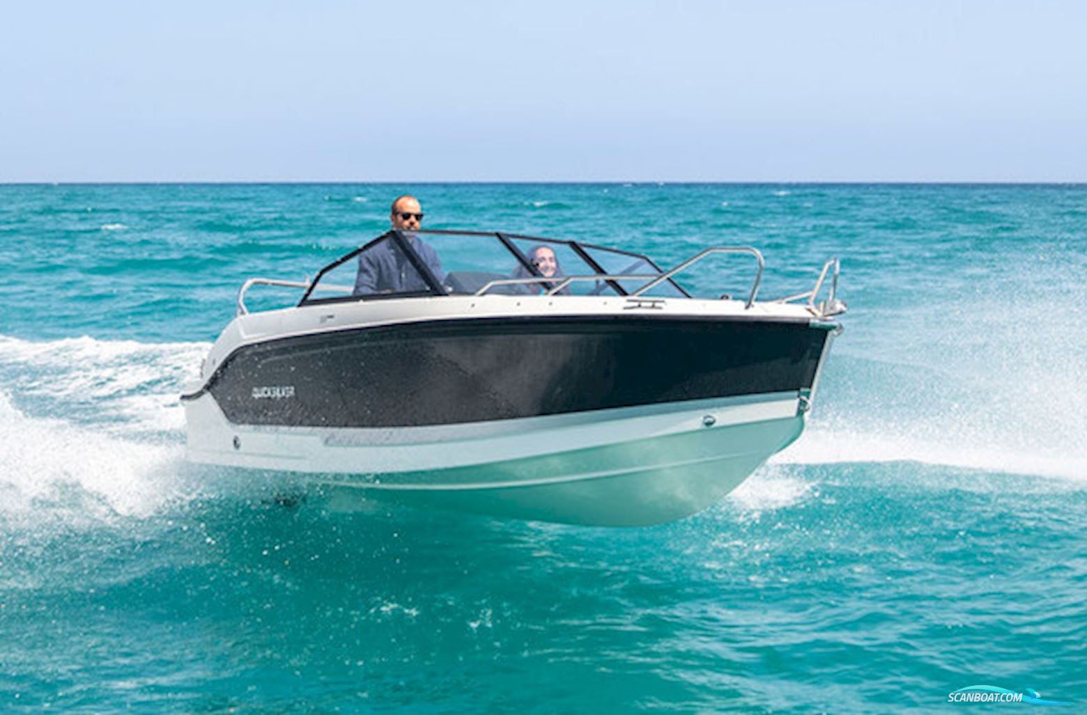 Quicksilver Activ 555 Bowrider m/Mercury F80 hk Efi 4-Takt - Jubilæumspris !