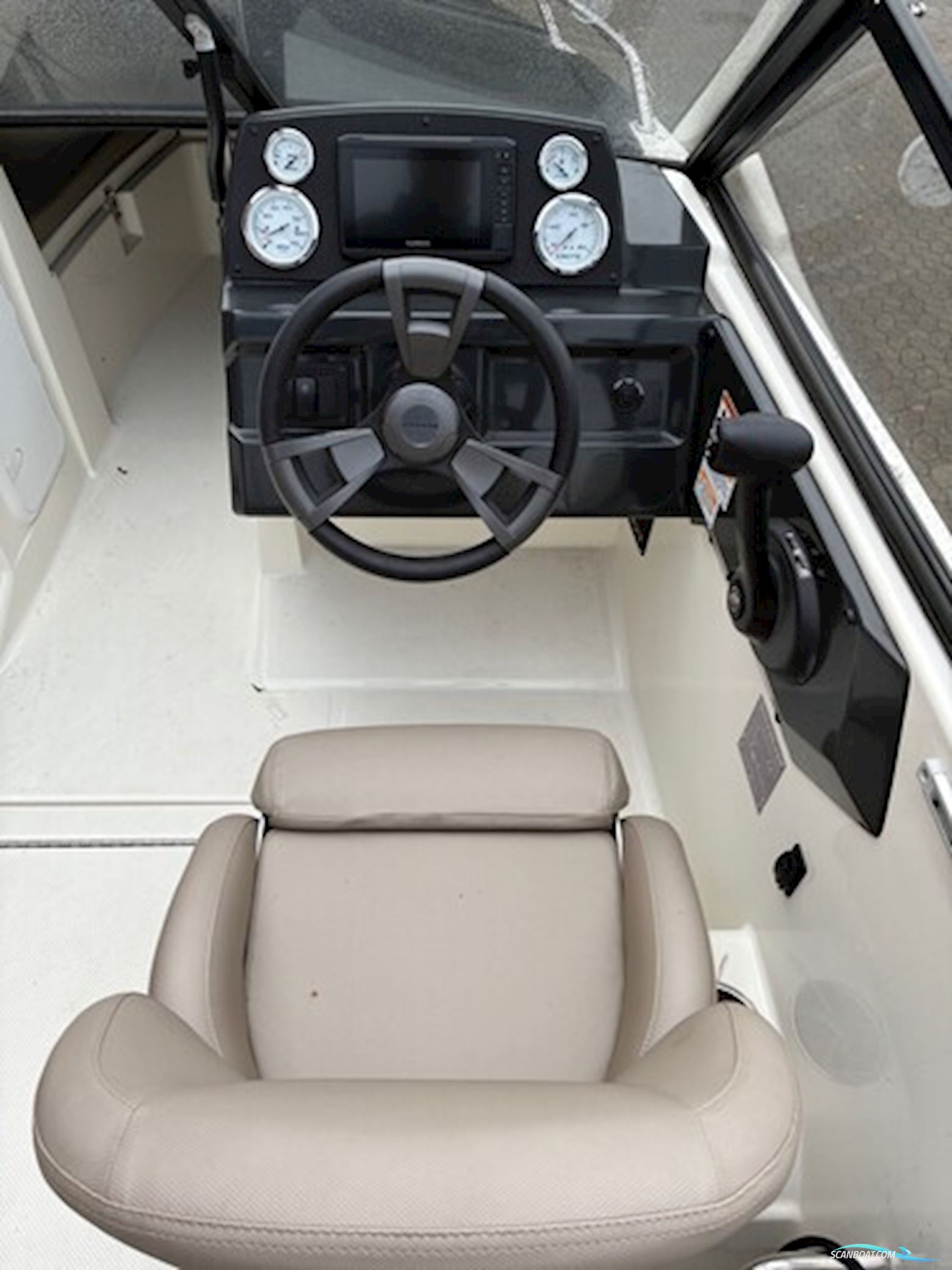 Quicksilver Activ 555 BR m/Mercury F115 hk EFI og Brenderup trailer