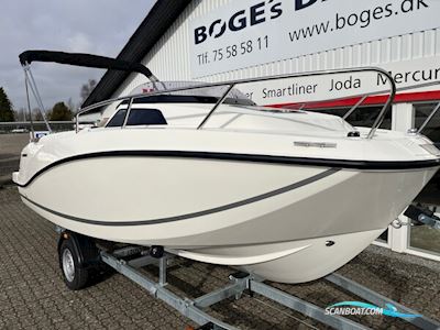 Quicksilver Activ 555 Cabin med 100 hk Mercury-EFI 4 takt 2,1L - med flot udstyr Motorbåd 2025, Danmark