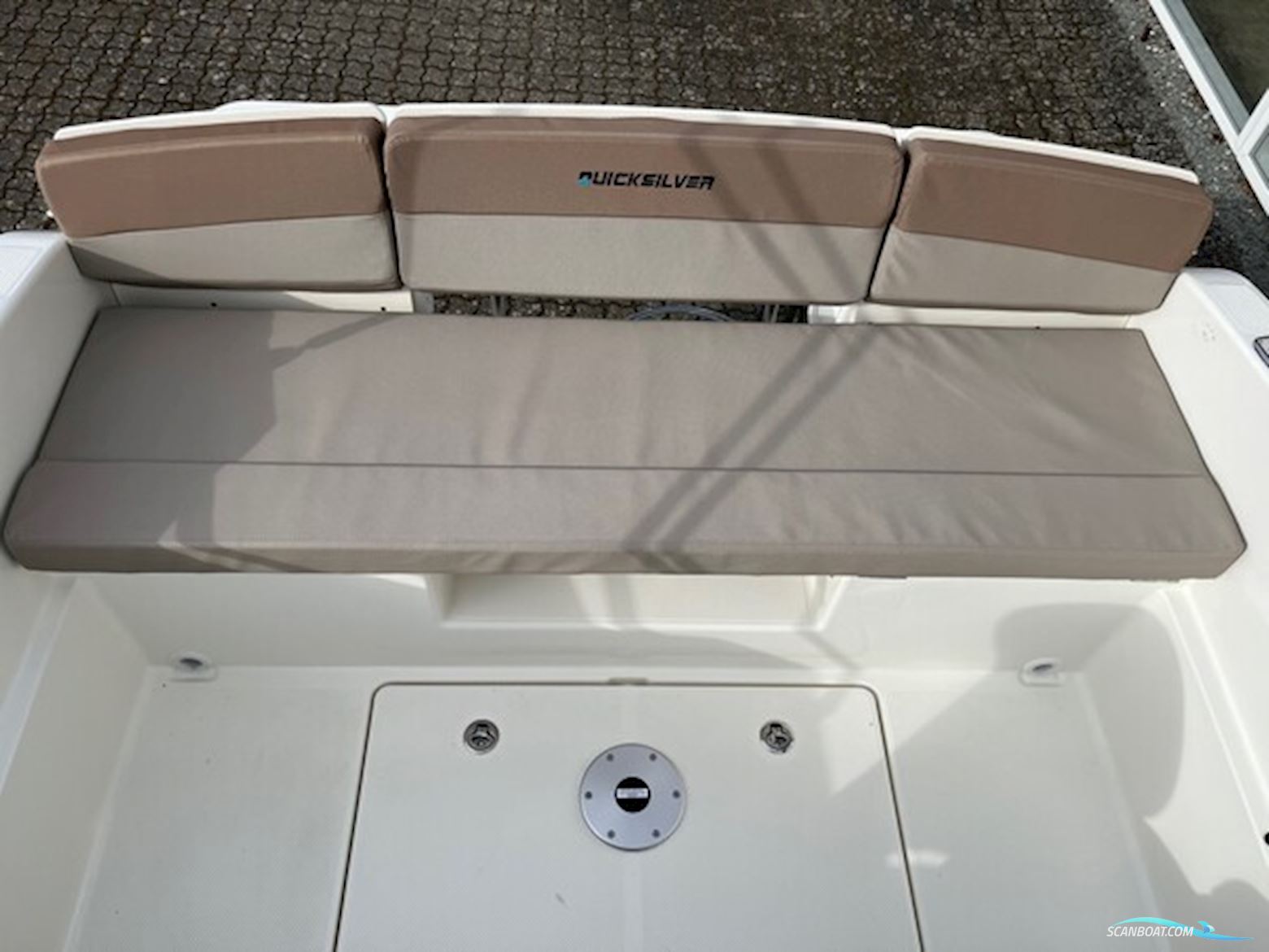Quicksilver Activ 555 Cabin med 100 hk Mercury-EFI 4 takt 2,1L - med flot udstyr