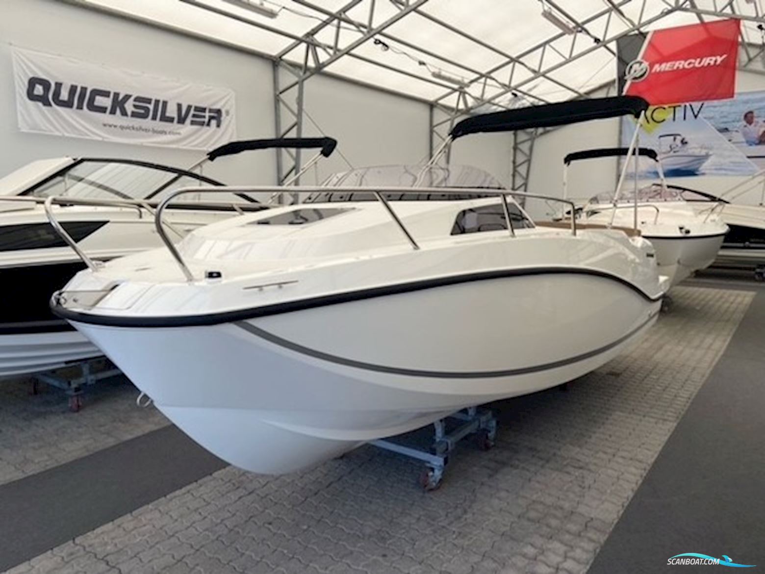 Quicksilver Activ 555 Cabin, Mercury F100 Efi Motorbåd 2022, med Mercury motor, Danmark