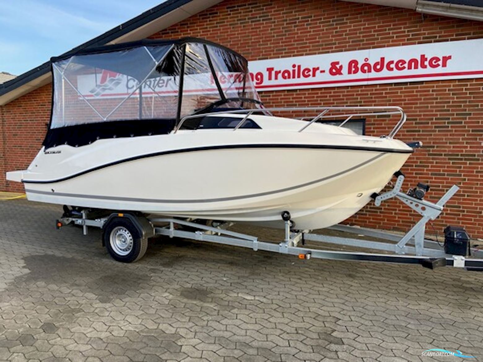 Quicksilver Activ 555 Cabin m/Mercury F115 hk og Brenderup trailer