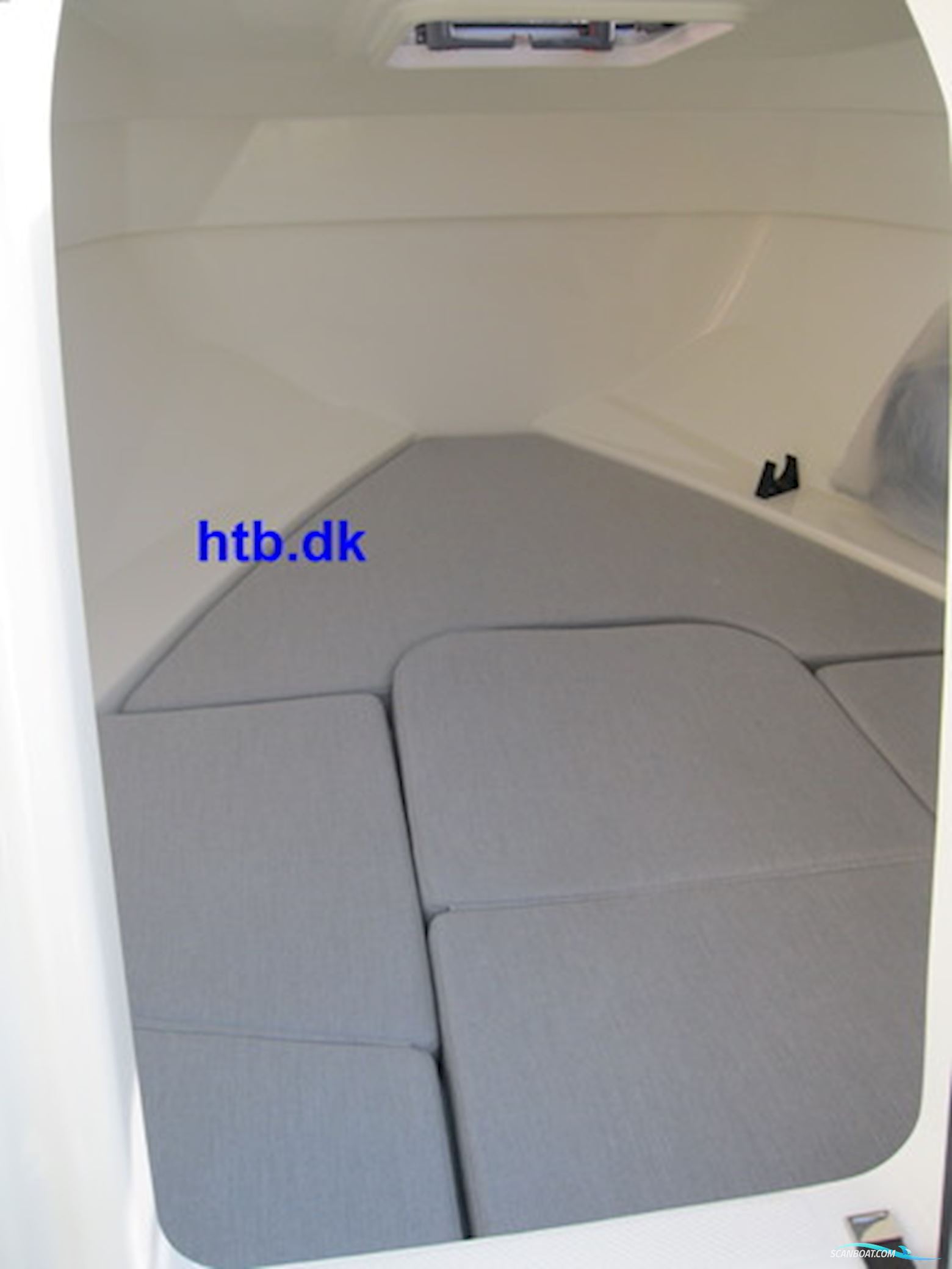 Quicksilver Activ 555 Cabin m/Mercury F80 hk EFI 4-takt