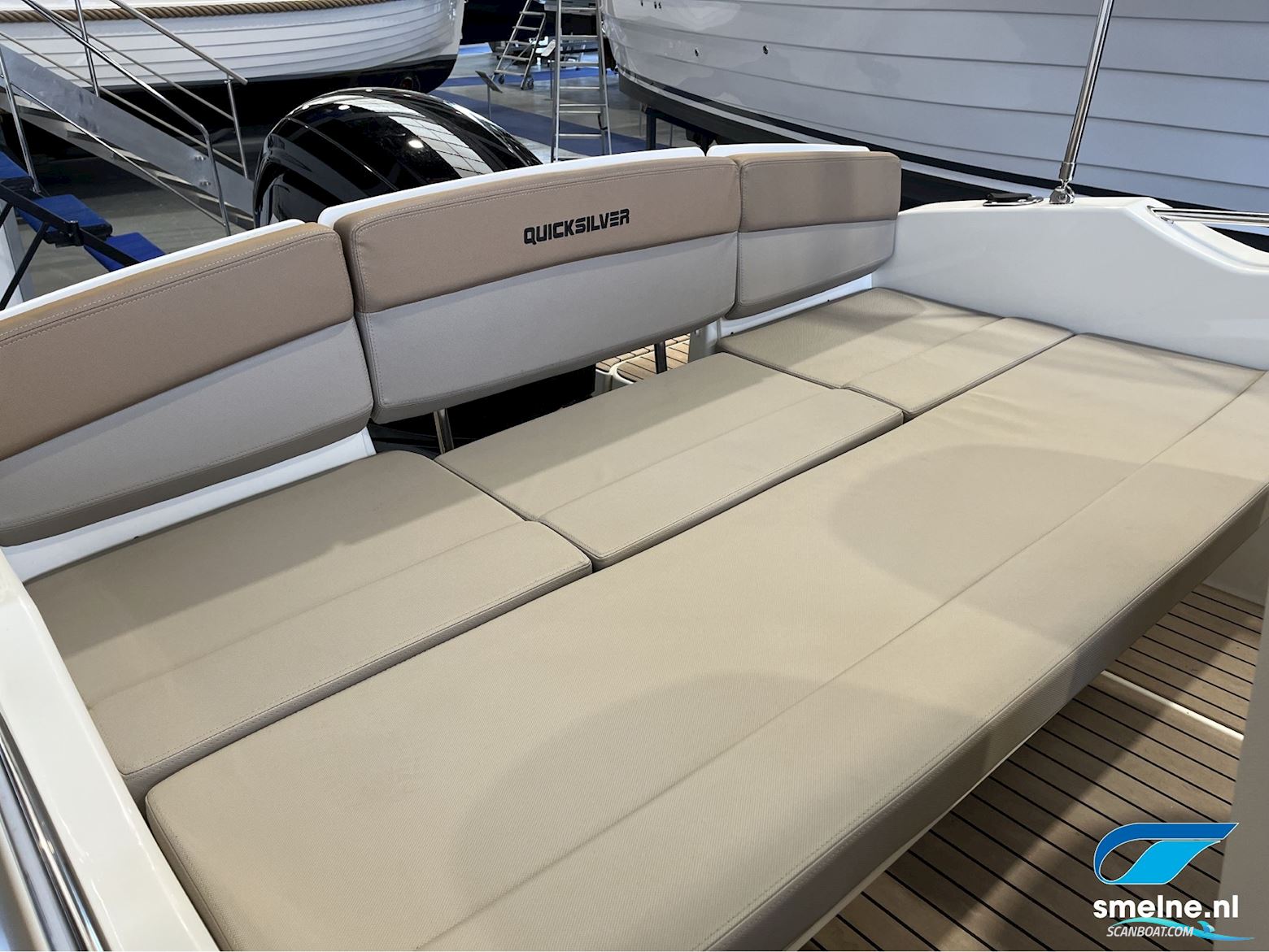 Quicksilver ACTIV 555 CABIN