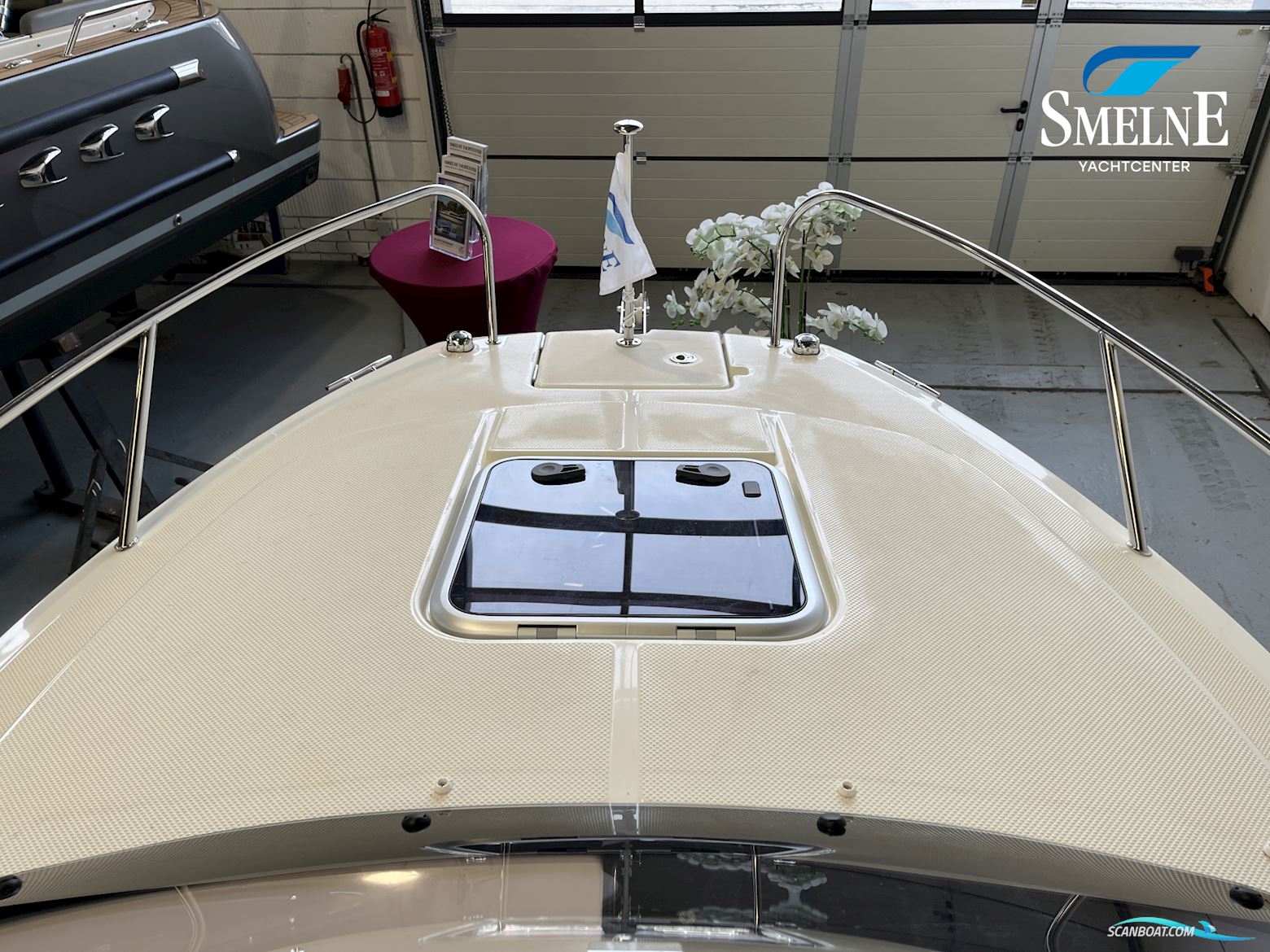 Quicksilver Activ 555 Cabin