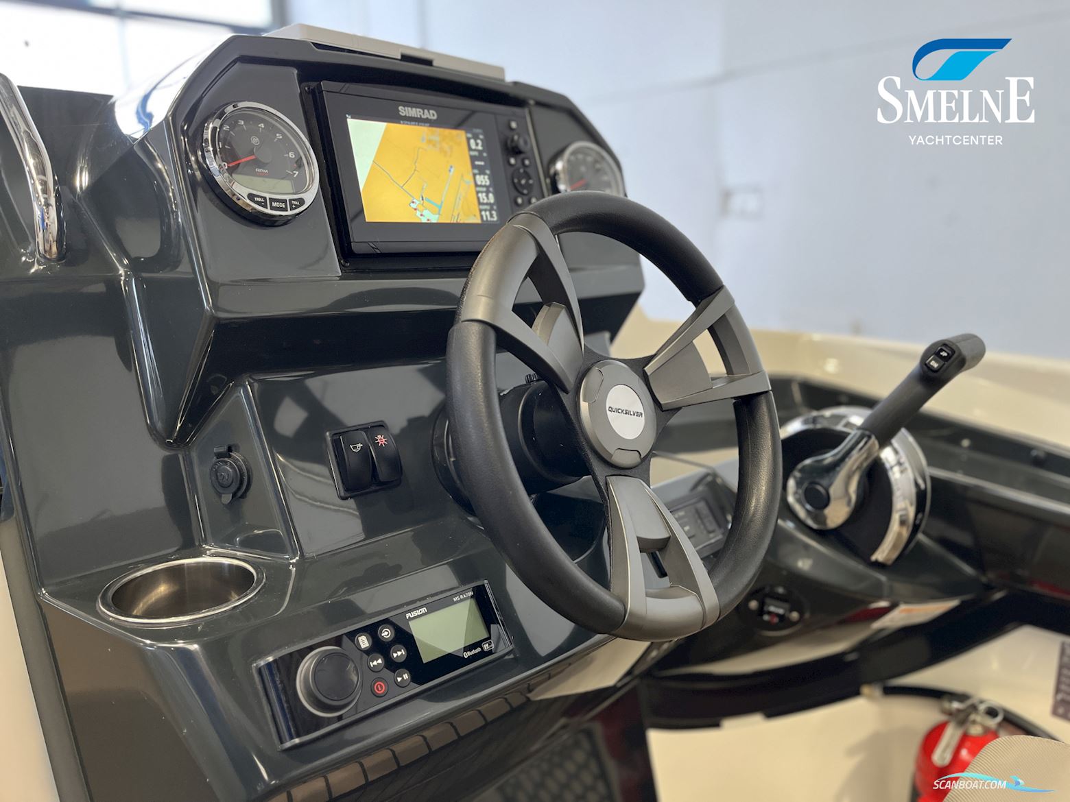 Quicksilver Activ 555 Cabin