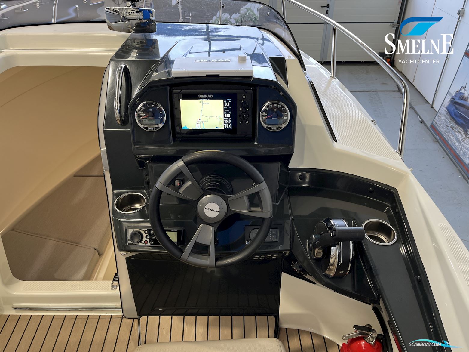 Quicksilver Activ 555 Cabin