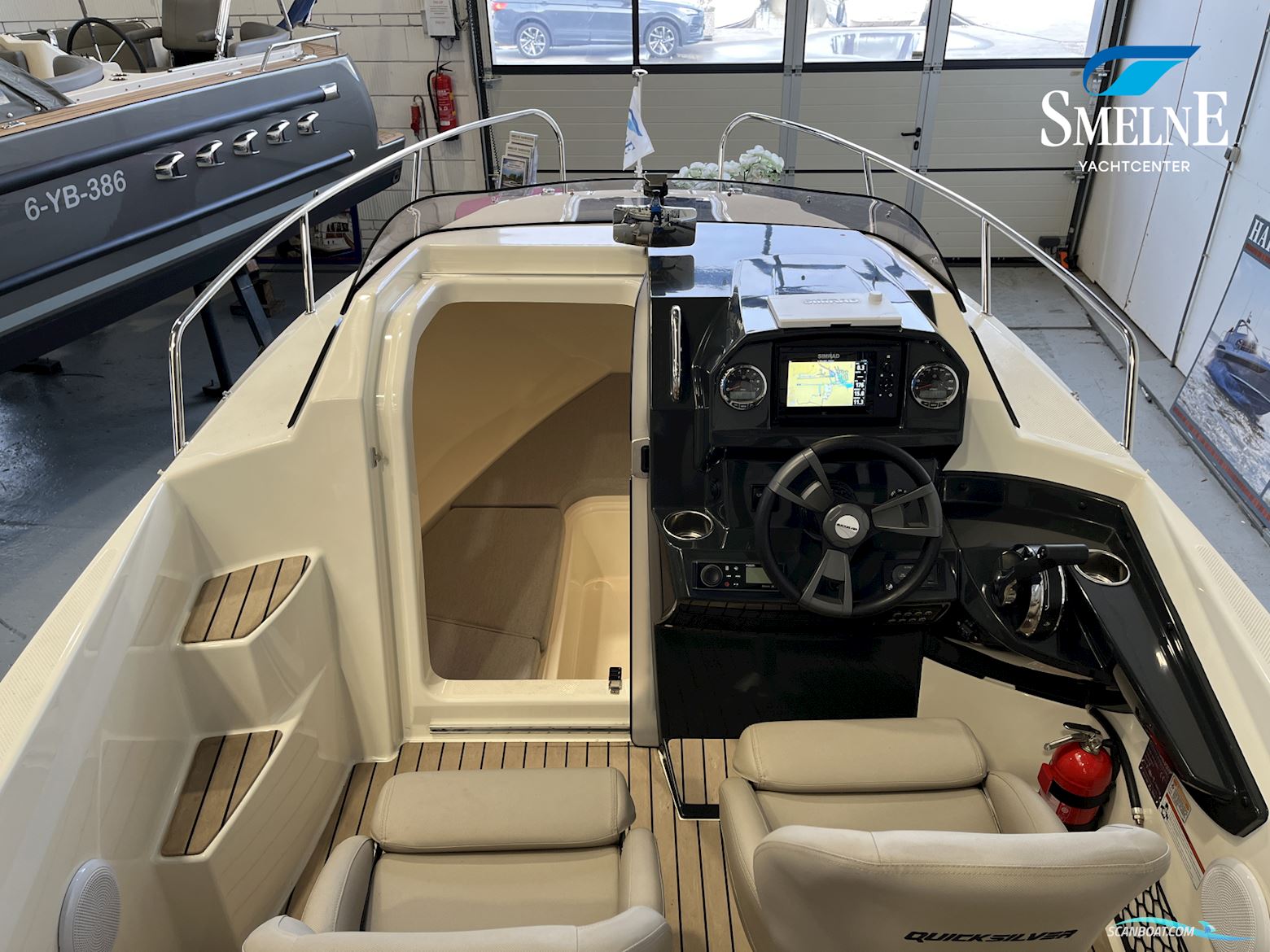 Quicksilver Activ 555 Cabin