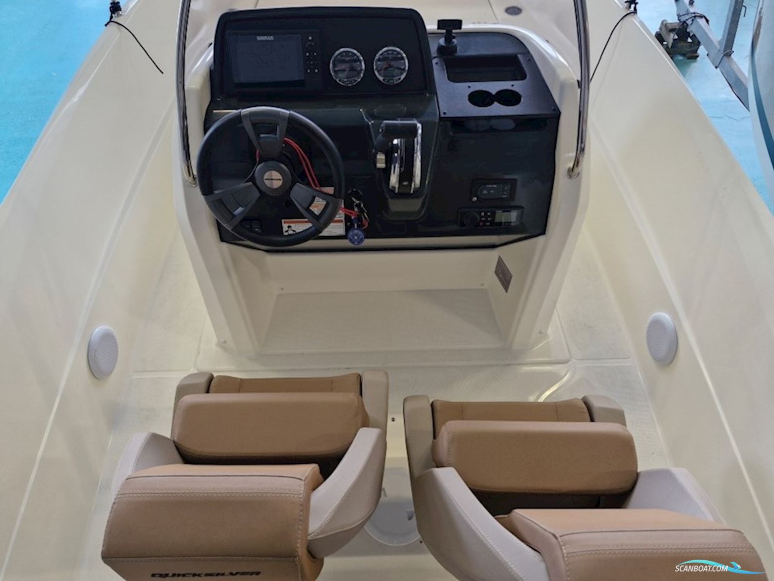 Quicksilver Activ 555 Open