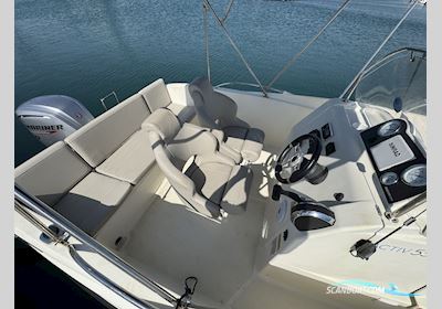 Quicksilver Activ 555 Open Motorbåd 2014, med Mariner motor, England