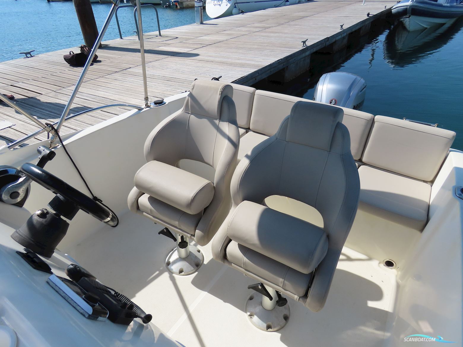 Quicksilver Activ 555 Open