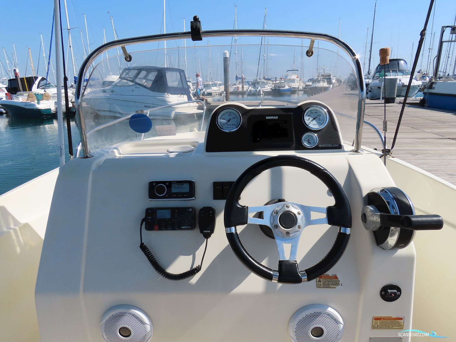 Quicksilver Activ 555 Open