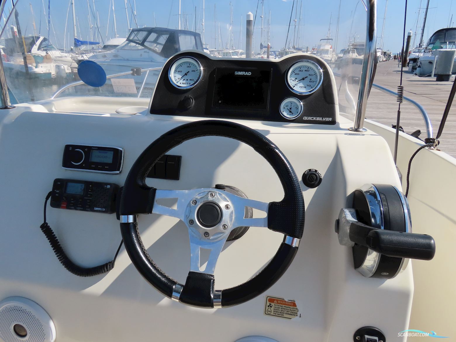 Quicksilver Activ 555 Open