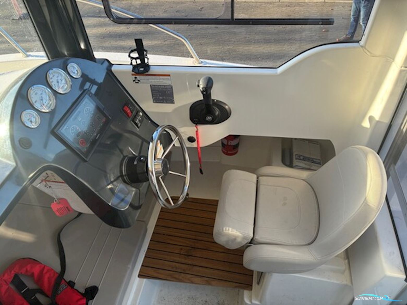 Quicksilver Activ 555 Pilothouse m/Mercury F100 hk 4-takt og Scandic trailer