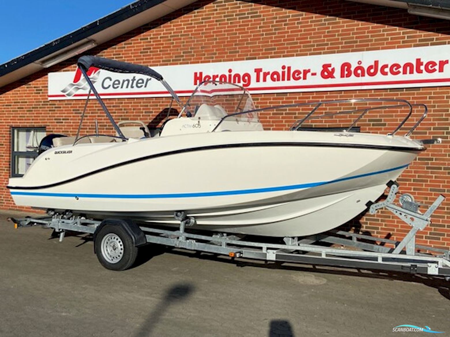 Quicksilver Activ 605 Sundeck m/Mercury F150 hk og Brenderup trailer