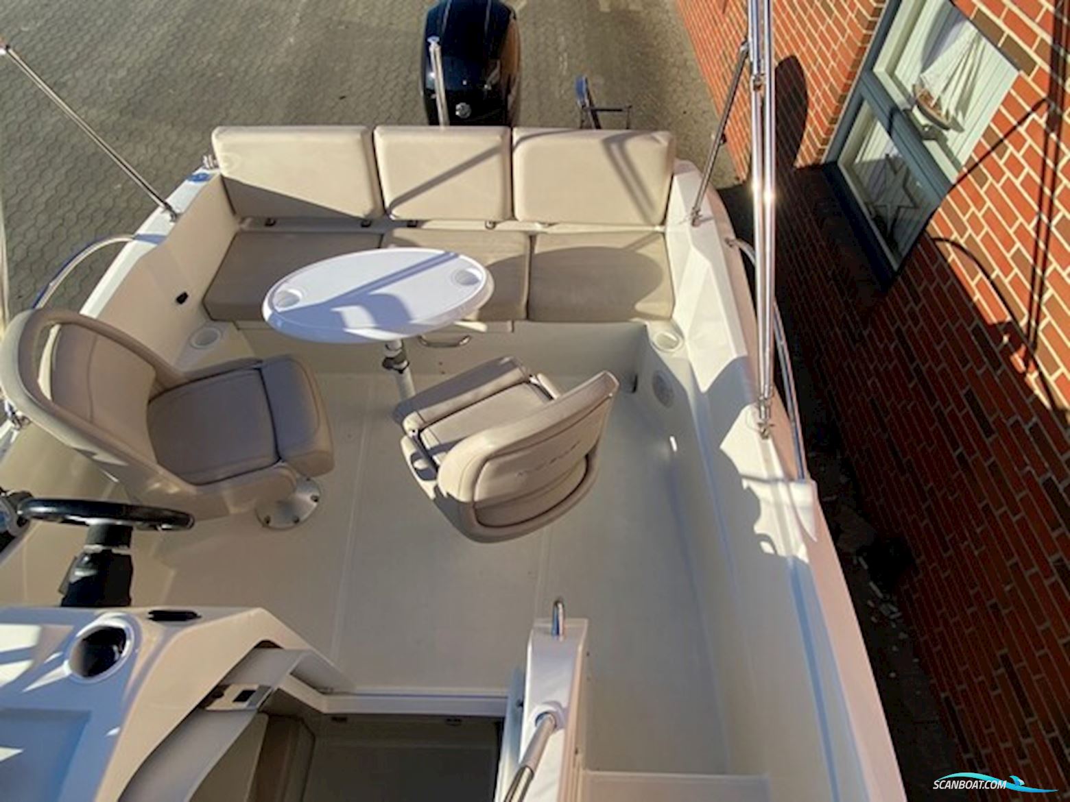 Quicksilver Activ 605 Sundeck m/Mercury F150 hk og Brenderup trailer