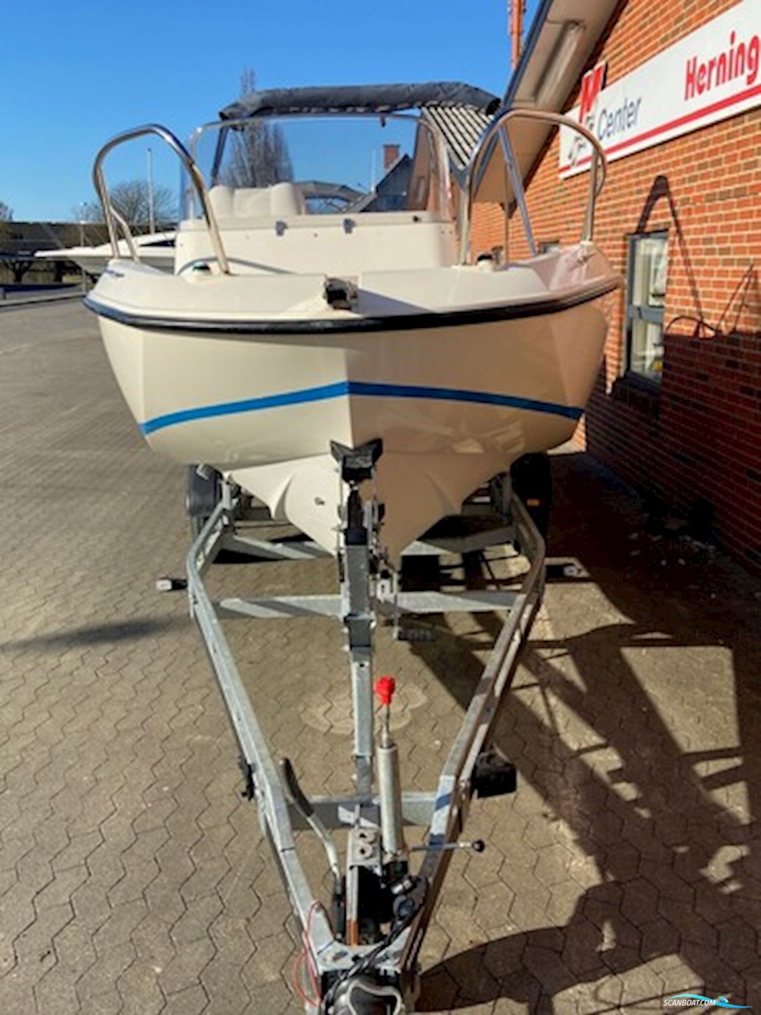 Quicksilver Activ 605 Sundeck m/Mercury F150 hk og Brenderup trailer