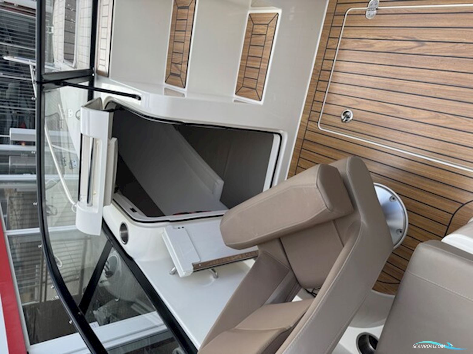 Quicksilver Activ 645 Cruiser med F115 hk Mercury-EFI 4 takt 2,1L XL og Variant Ocean 2000 bådtrailer med el-spil