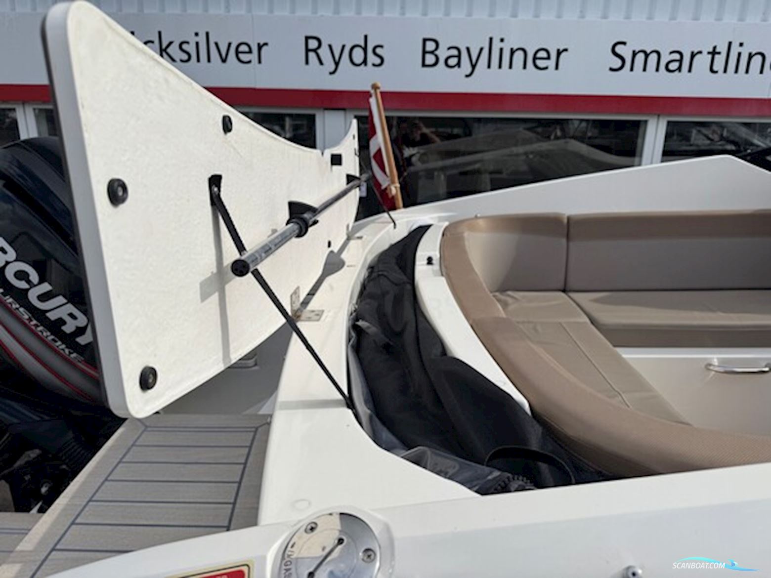 Quicksilver Activ 645 Cruiser med F115 hk Mercury-EFI 4 takt 2,1L XL og Variant Ocean 2000 bådtrailer med el-spil