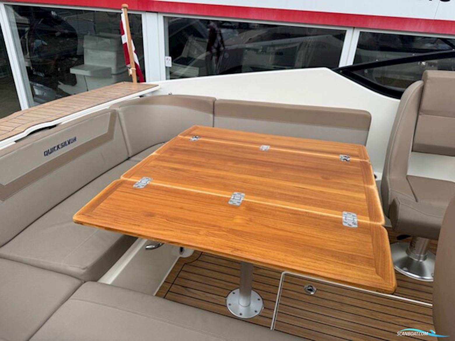 Quicksilver Activ 645 Cruiser med F115 hk Mercury-EFI 4 takt 2,1L XL og Variant Ocean 2000 bådtrailer med el-spil