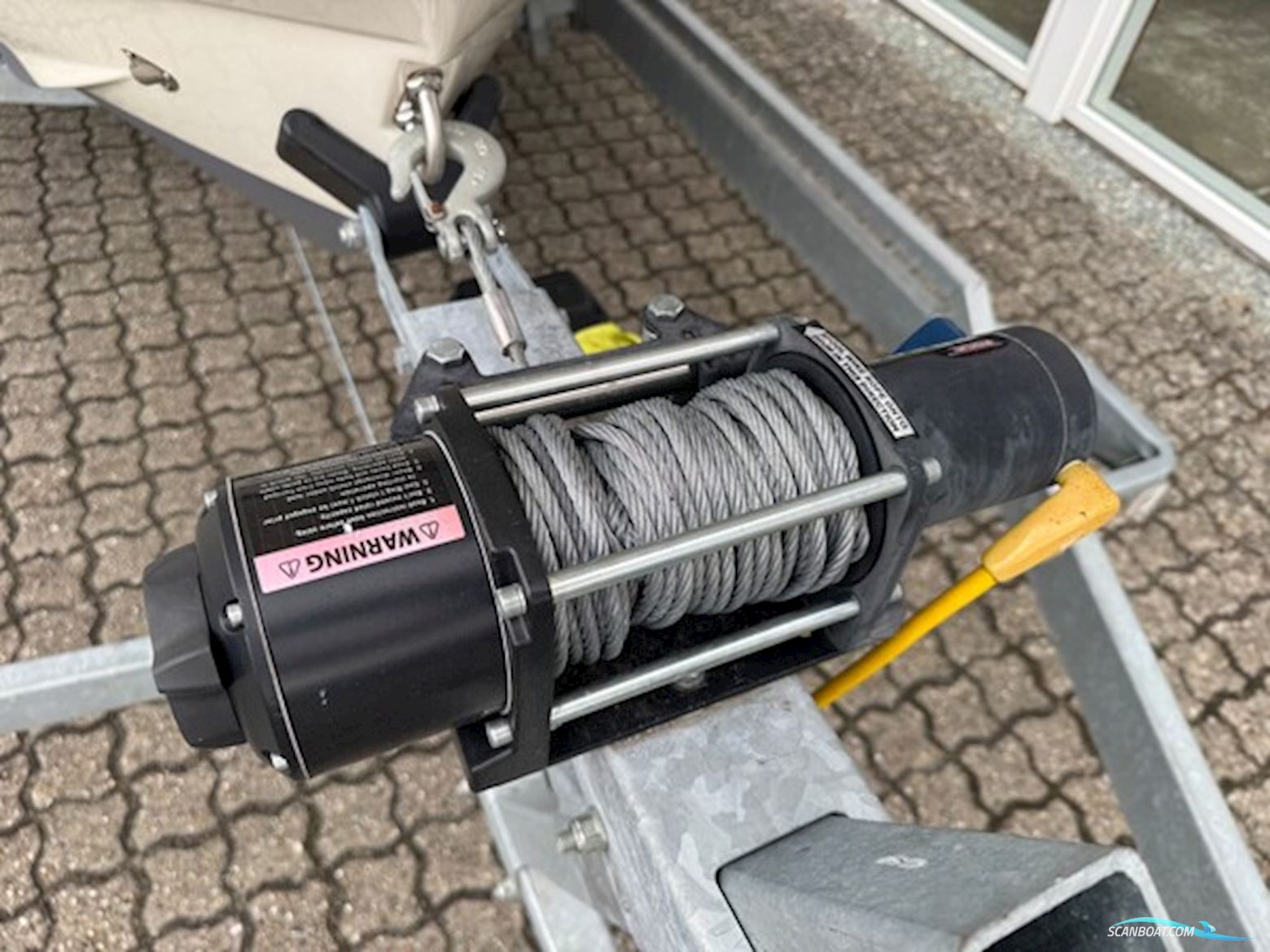 Quicksilver Activ 645 Cruiser med F115 hk Mercury-EFI 4 takt 2,1L XL og Variant Ocean 2000 bådtrailer med el-spil