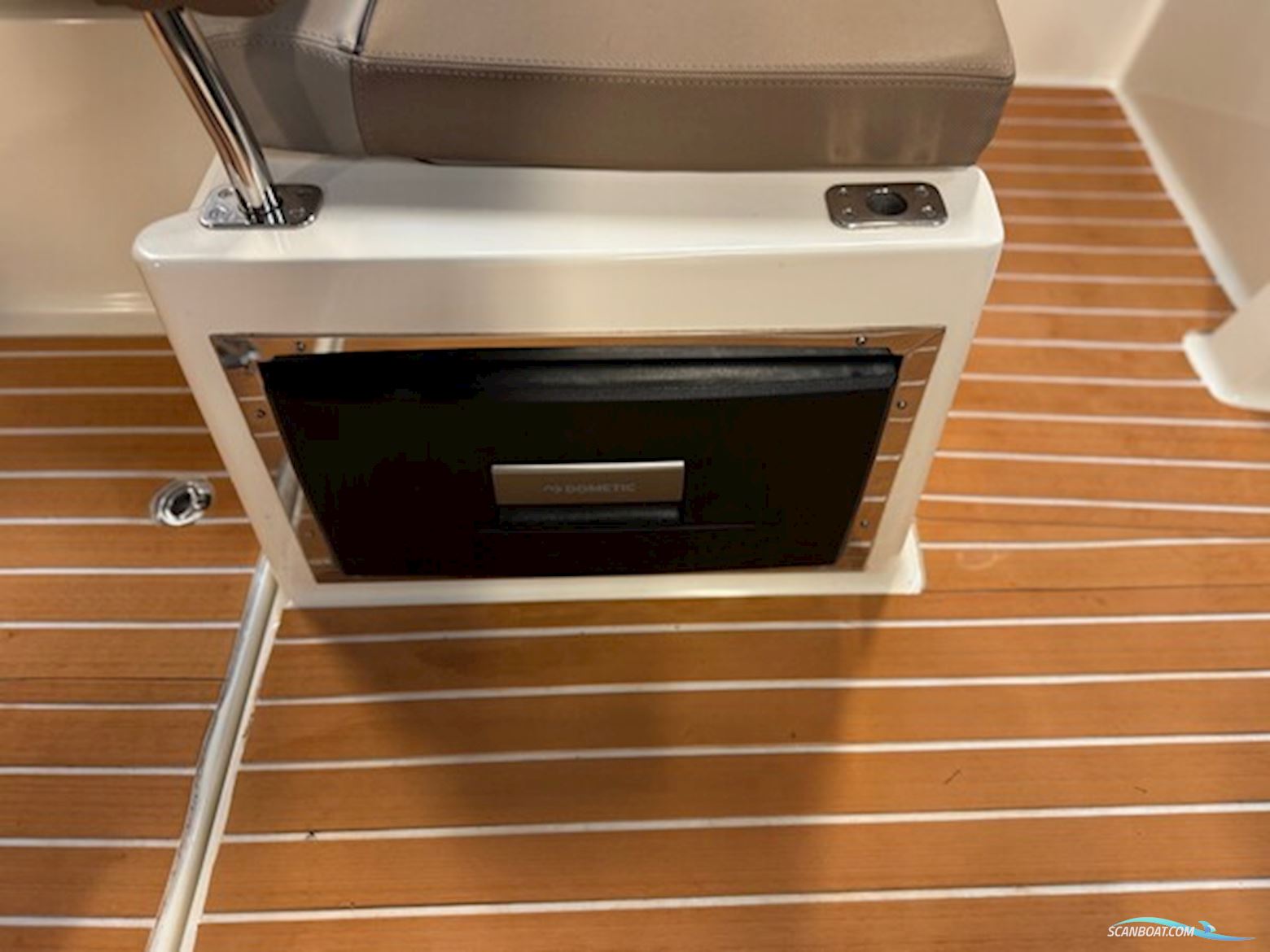 Quicksilver Activ 675 Cruiser med 225 hk Mercury-EFI DS V6 XL