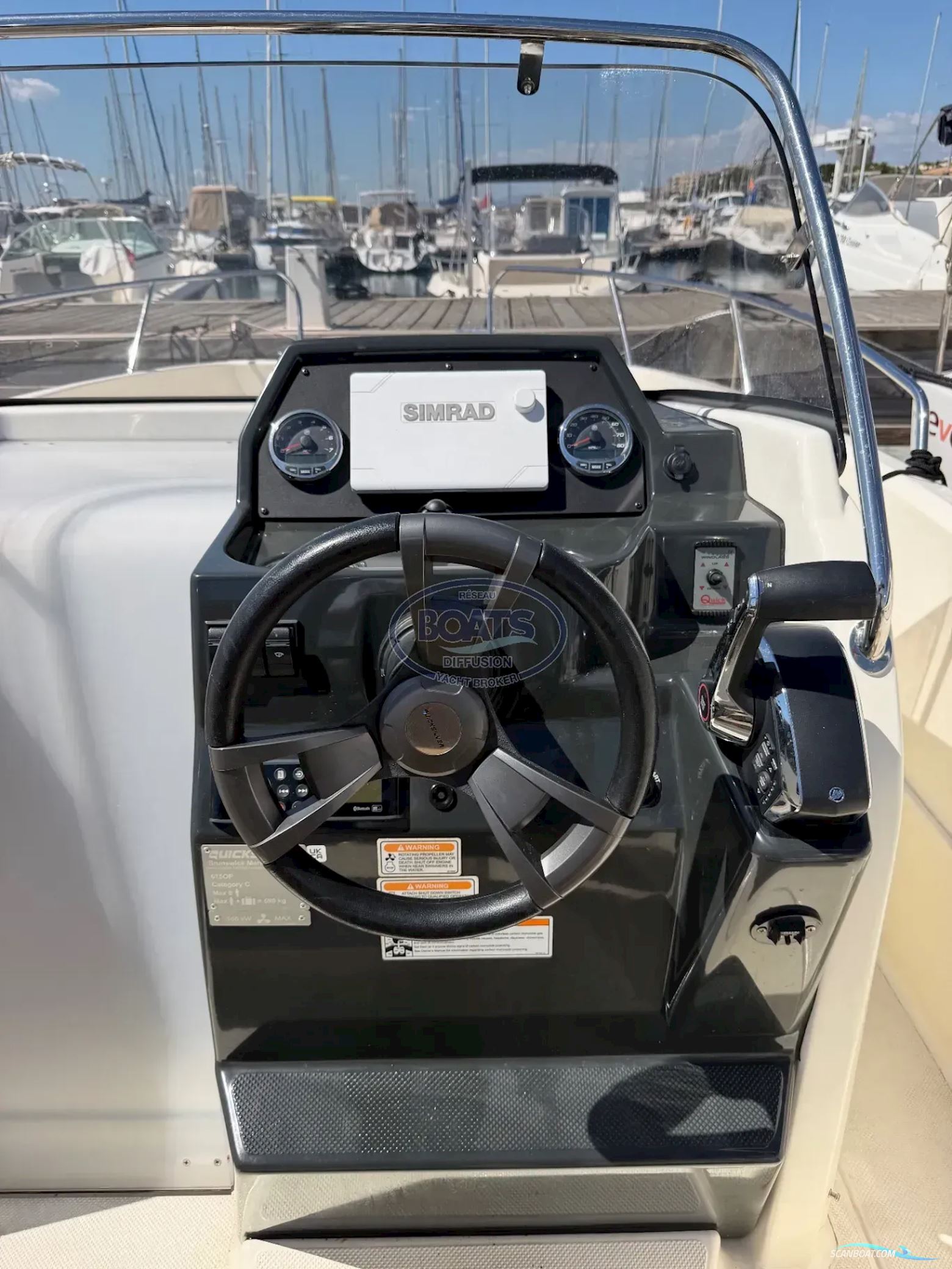 Quicksilver Activ 675 Open