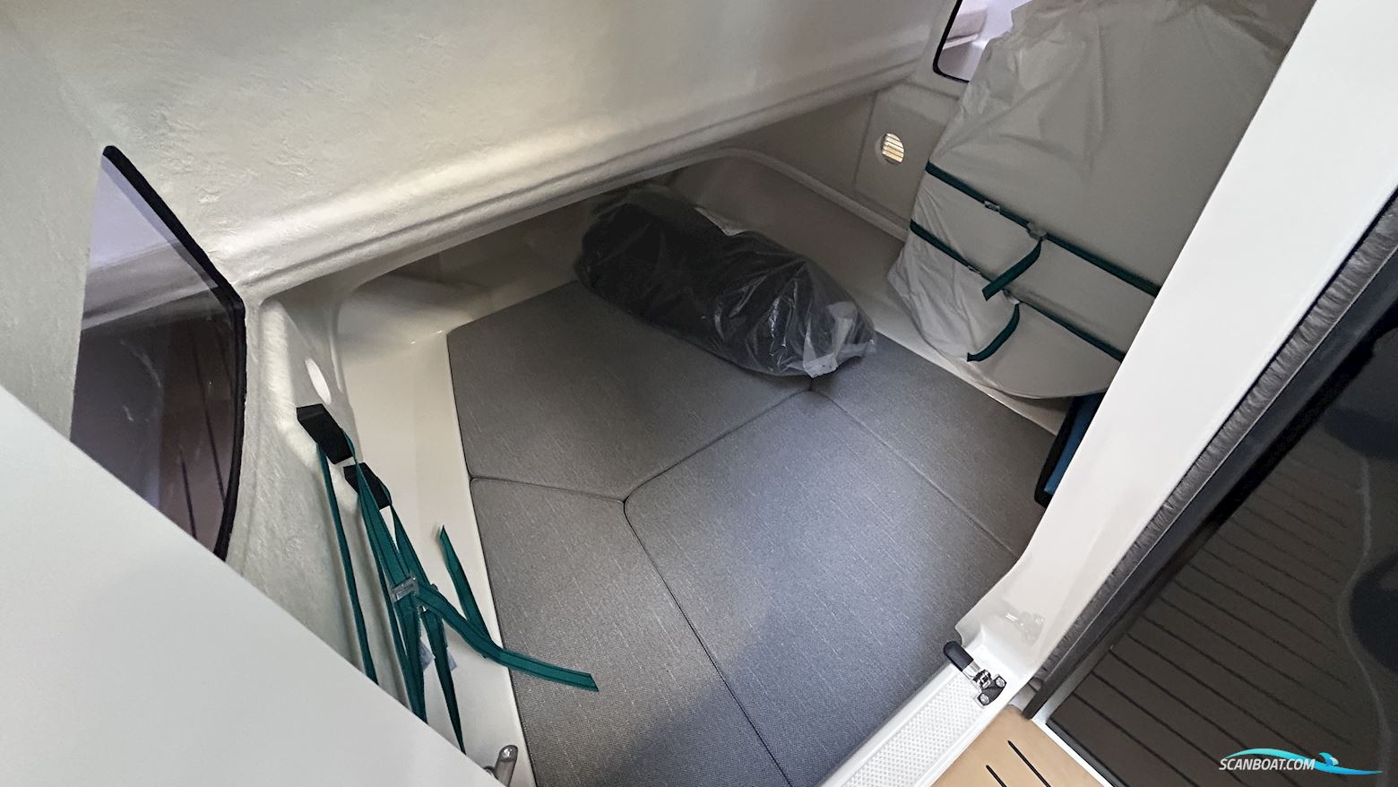 Quicksilver Activ 705 Open