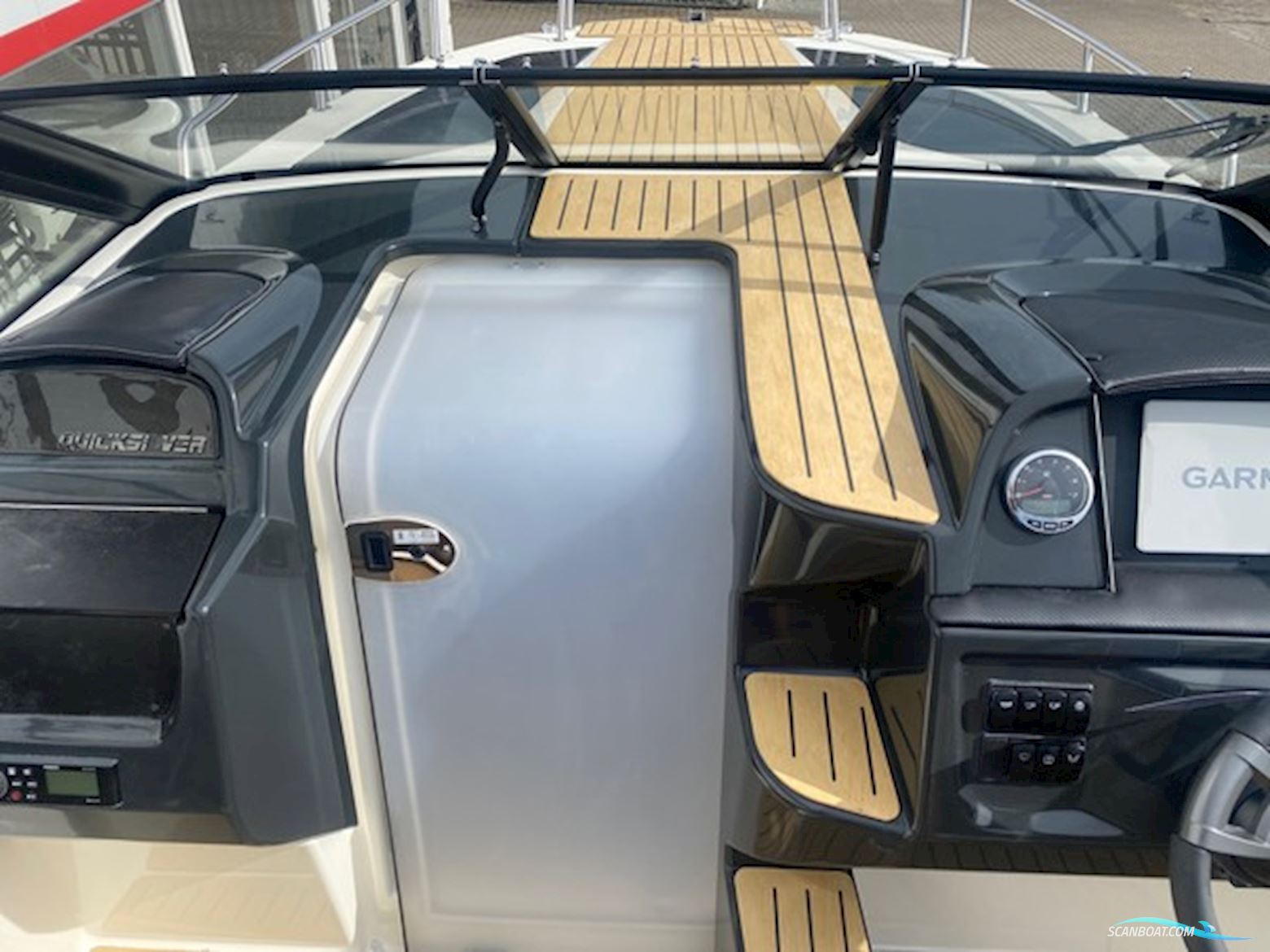 Quicksilver Activ 755 Cruiser med 250 hk Mercury Verado 4,6L V8 XL - DEMO