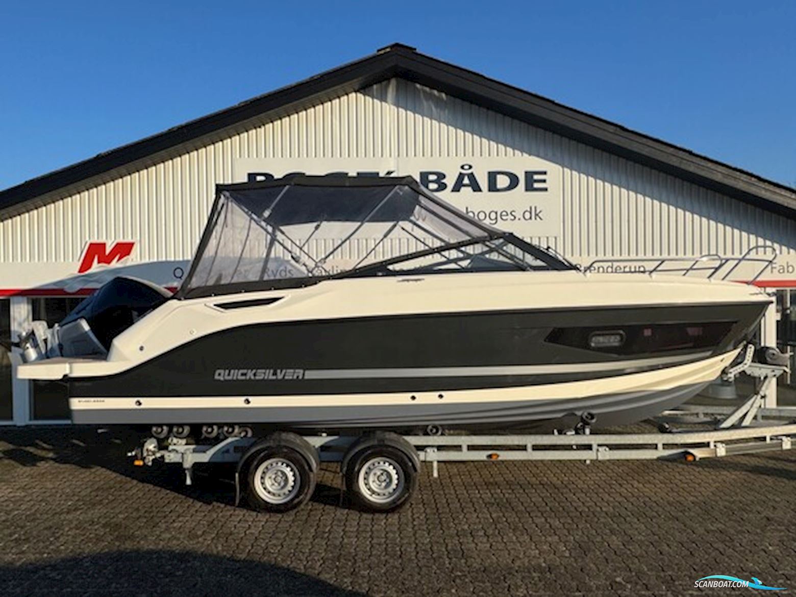 Quicksilver Activ 755 Cruiser Med 250 hk Mercury Verado 4,6L V8 XL - Udstyr - Solgt