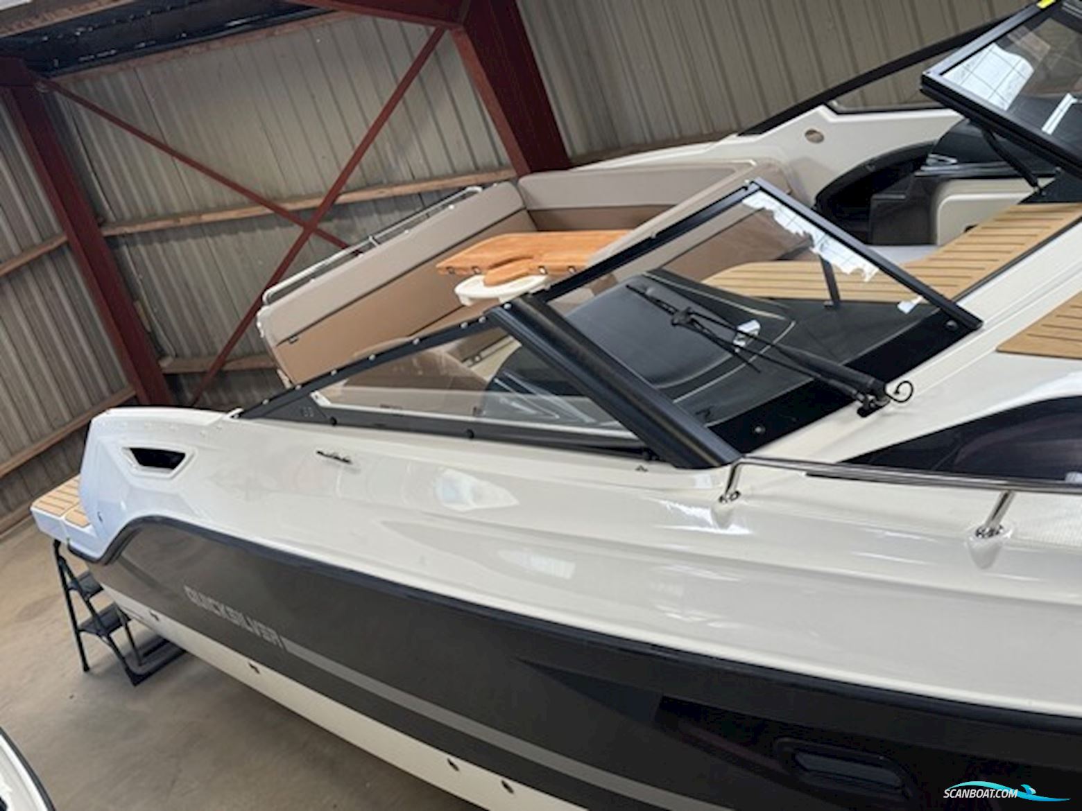 Quicksilver Activ 755 Cruiser med F225 Mercury-EFI 4 takt XL V6 - inkl udstyr