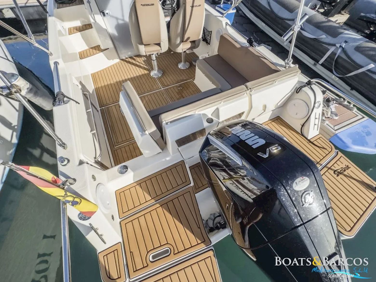Quicksilver Activ 755 Sundeck