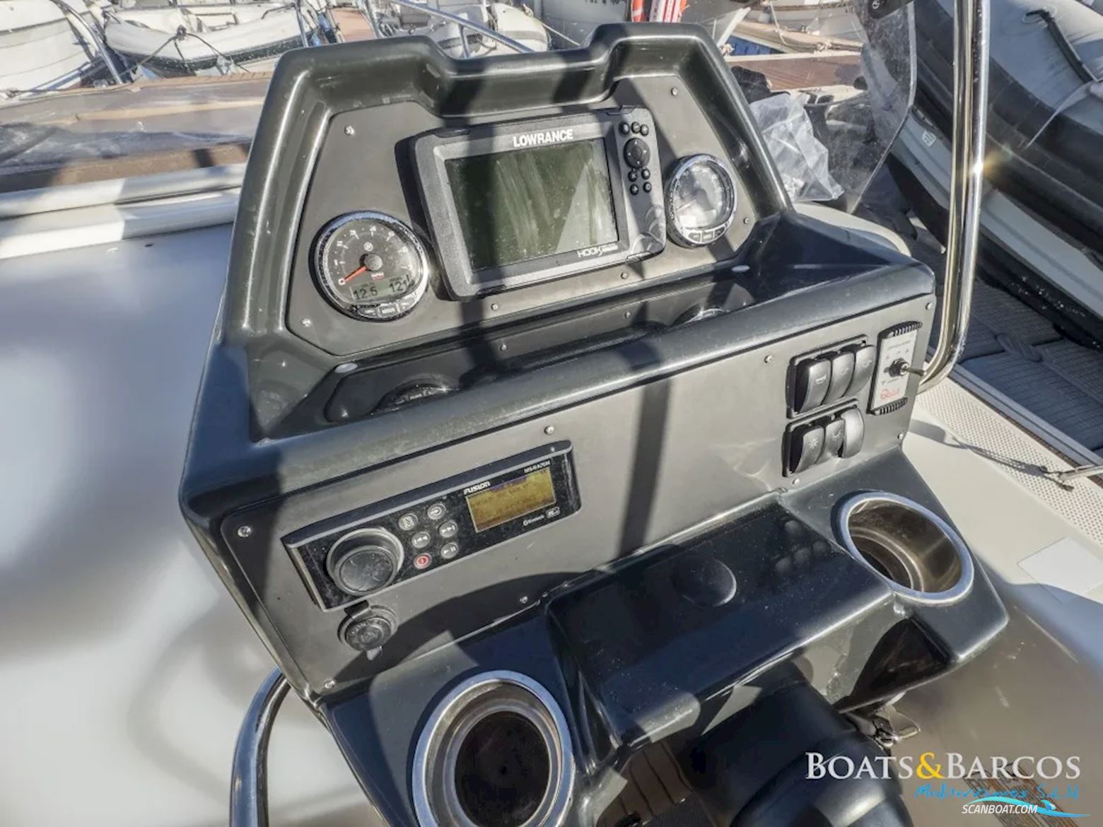 Quicksilver Activ 755 Sundeck