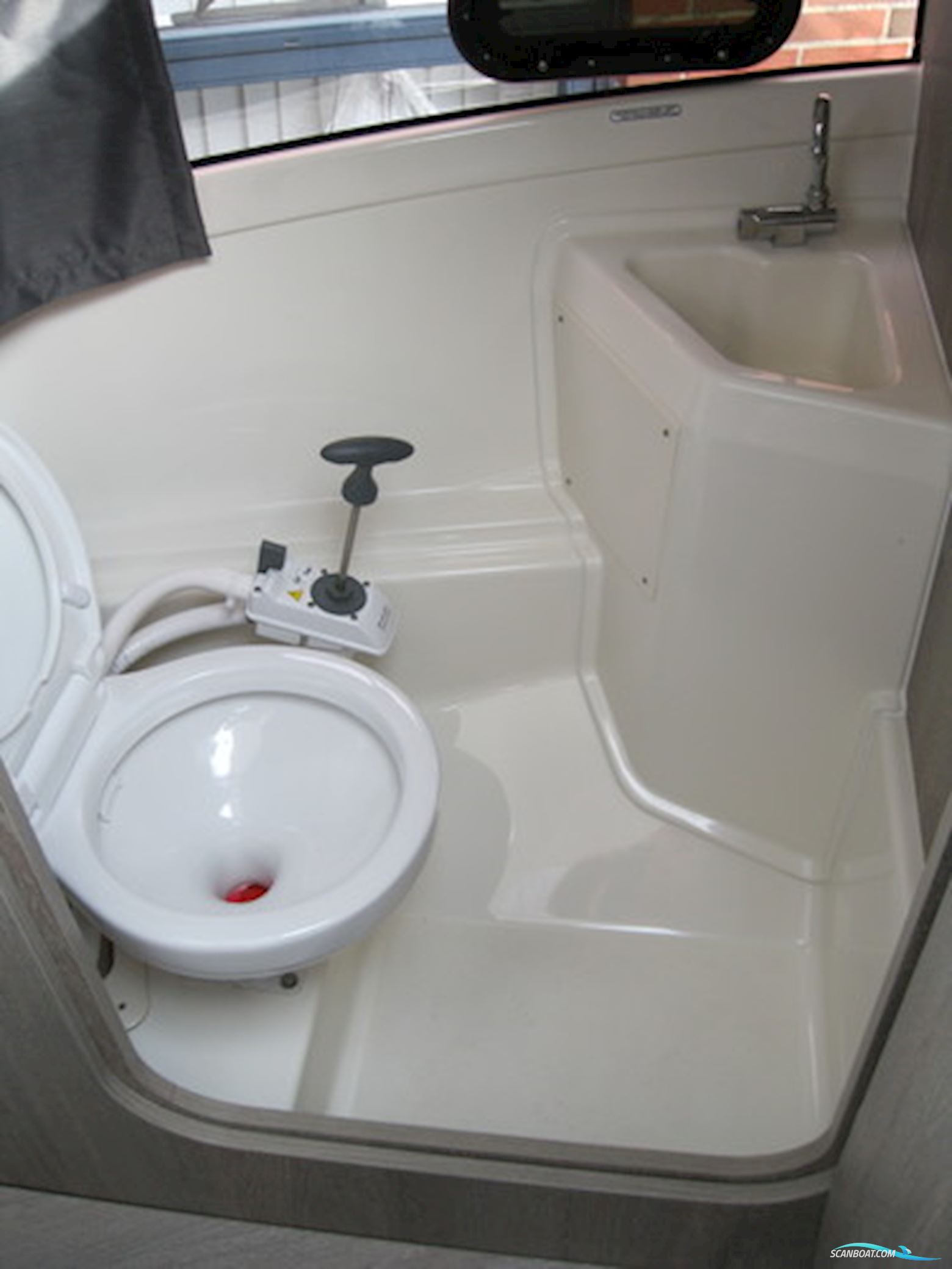 Quicksilver Activ 755 Weekender m/Mercury F250 hk DTS V8 - NU NEDSAT KR. 55.000,- - som ny kun sejlet 5 timer !