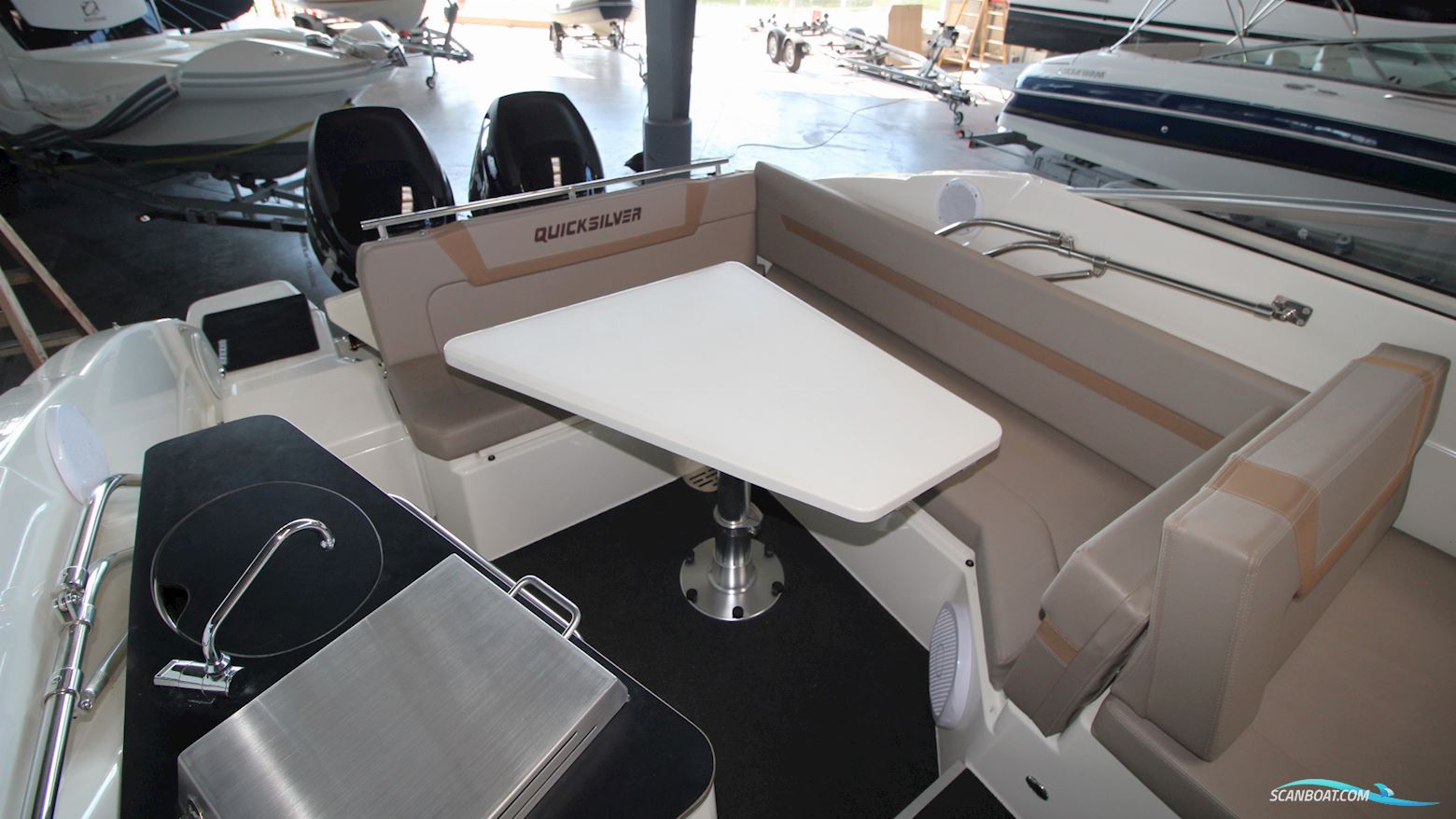 Quicksilver Activ 805  