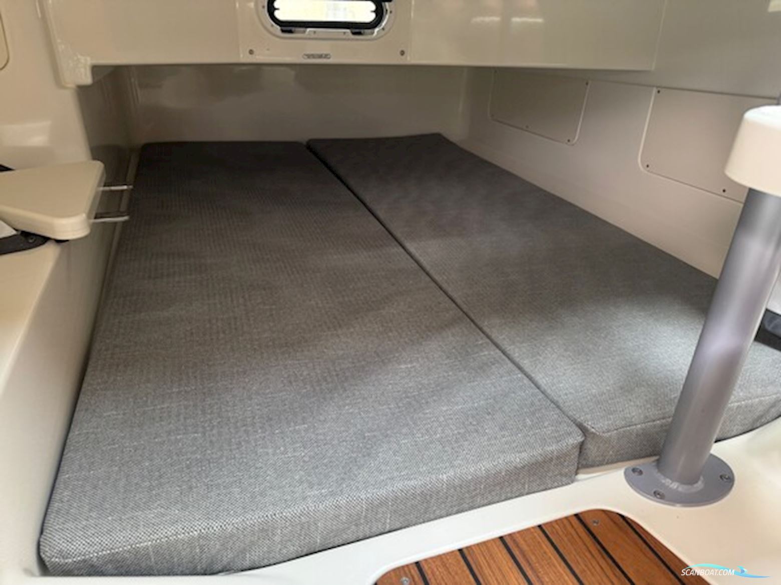 Quicksilver Activ 805 Cruiser Med F300 Mercury Verado AM DS 4,6L V8 - Solgt