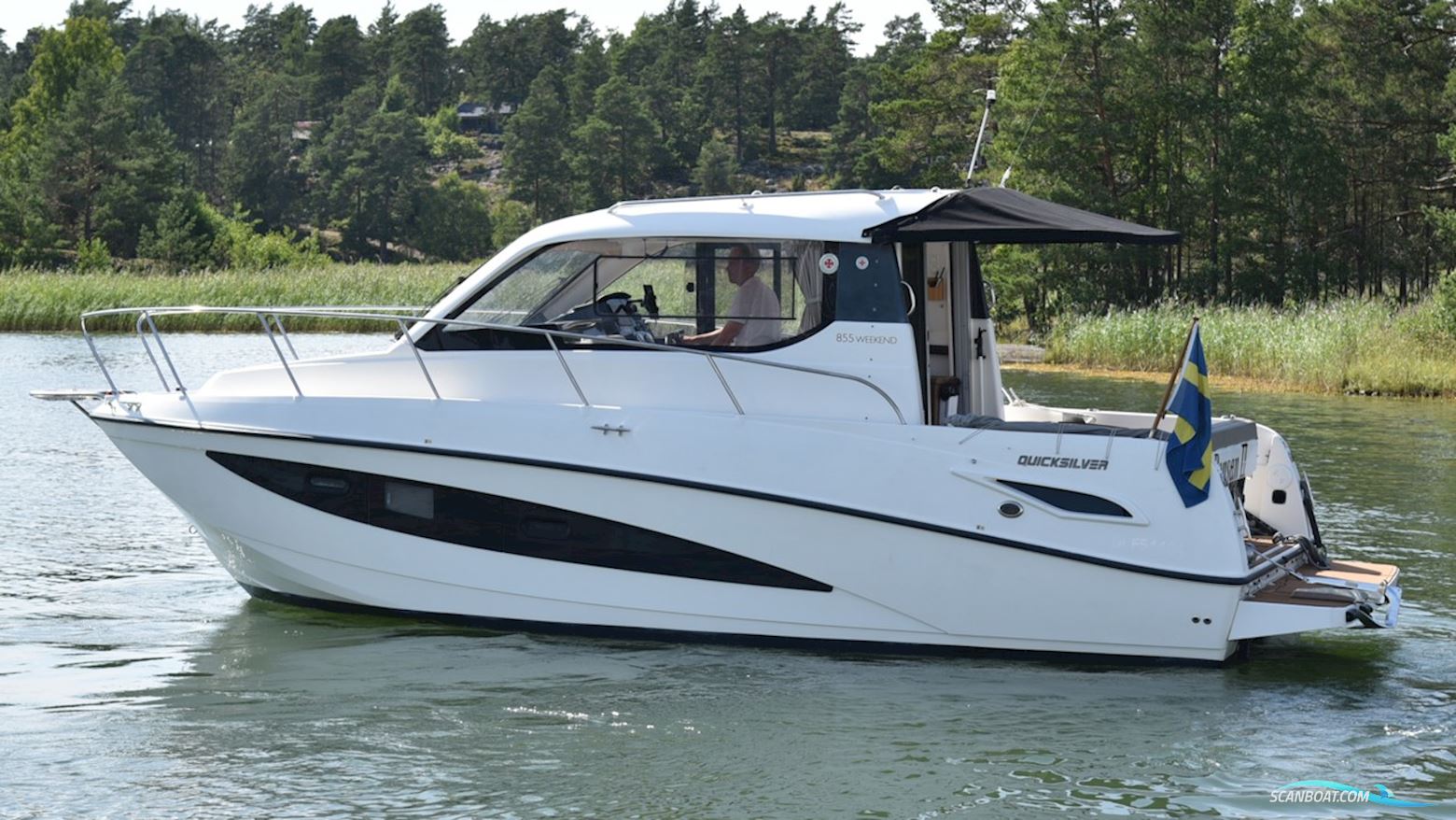 Quicksilver ACTIV 855 CRUISER