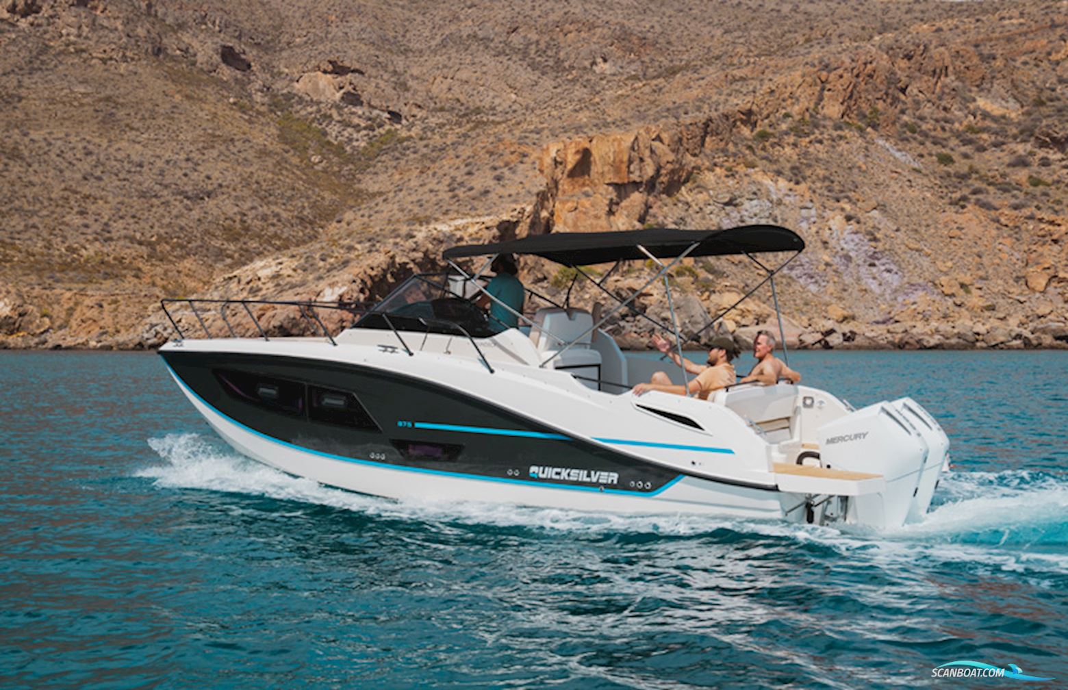 Quicksilver Activ 875 Sundeck