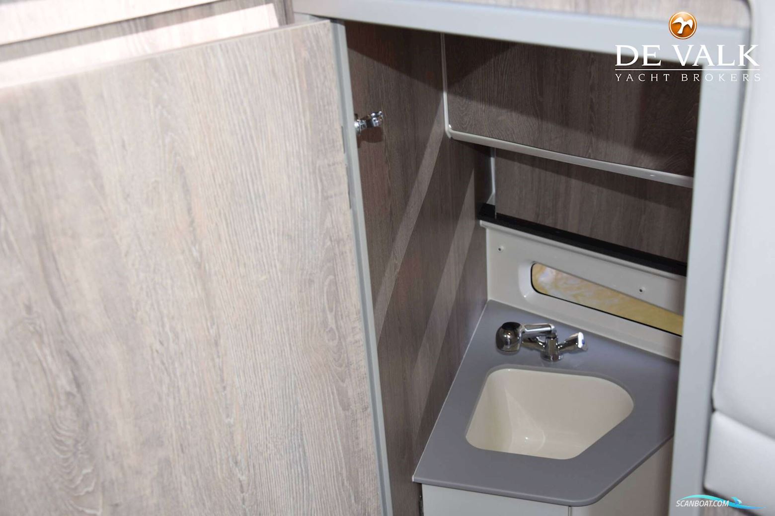 Quicksilver Activ 905 Weekend