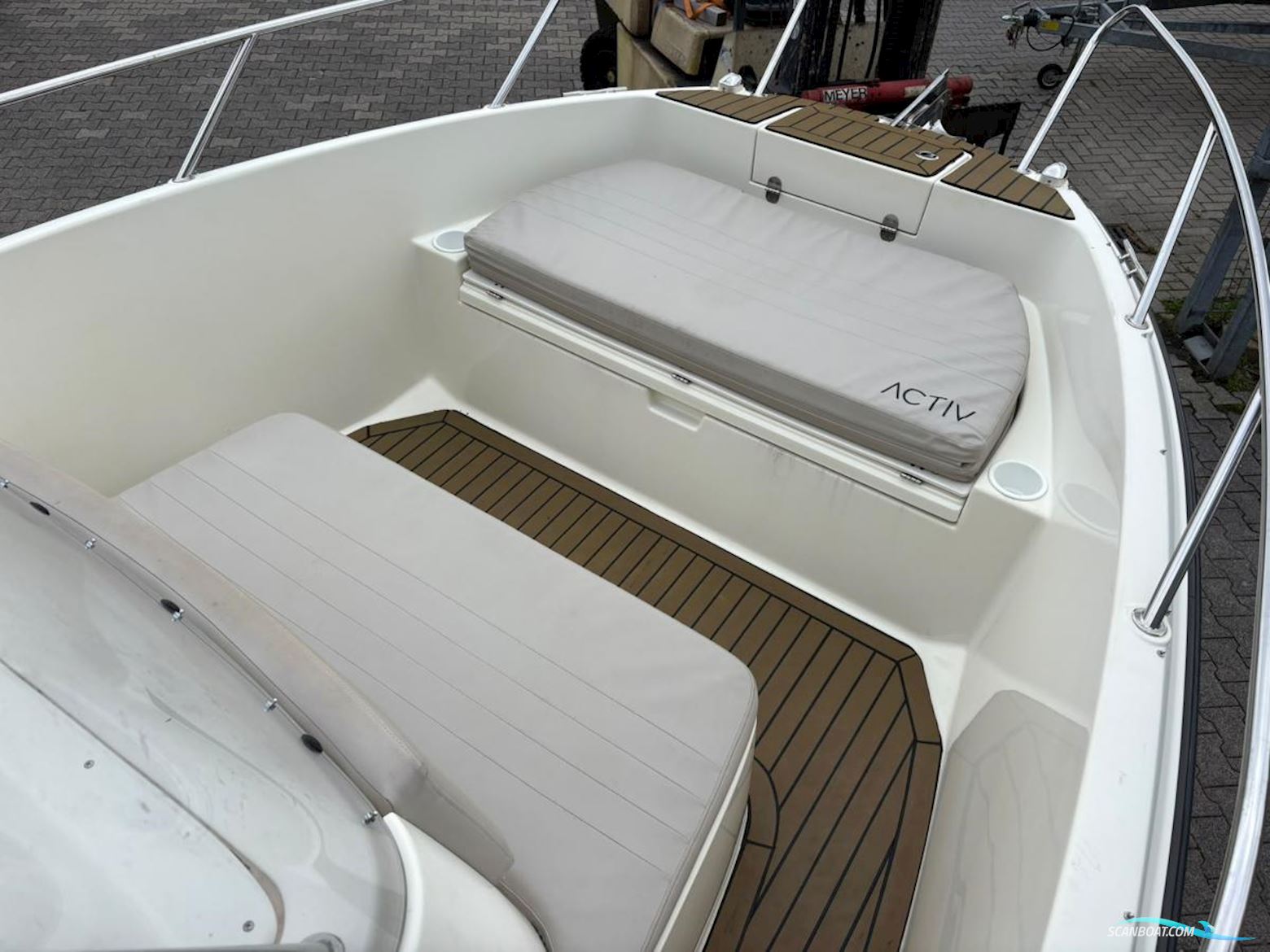 Quicksilver Active 675