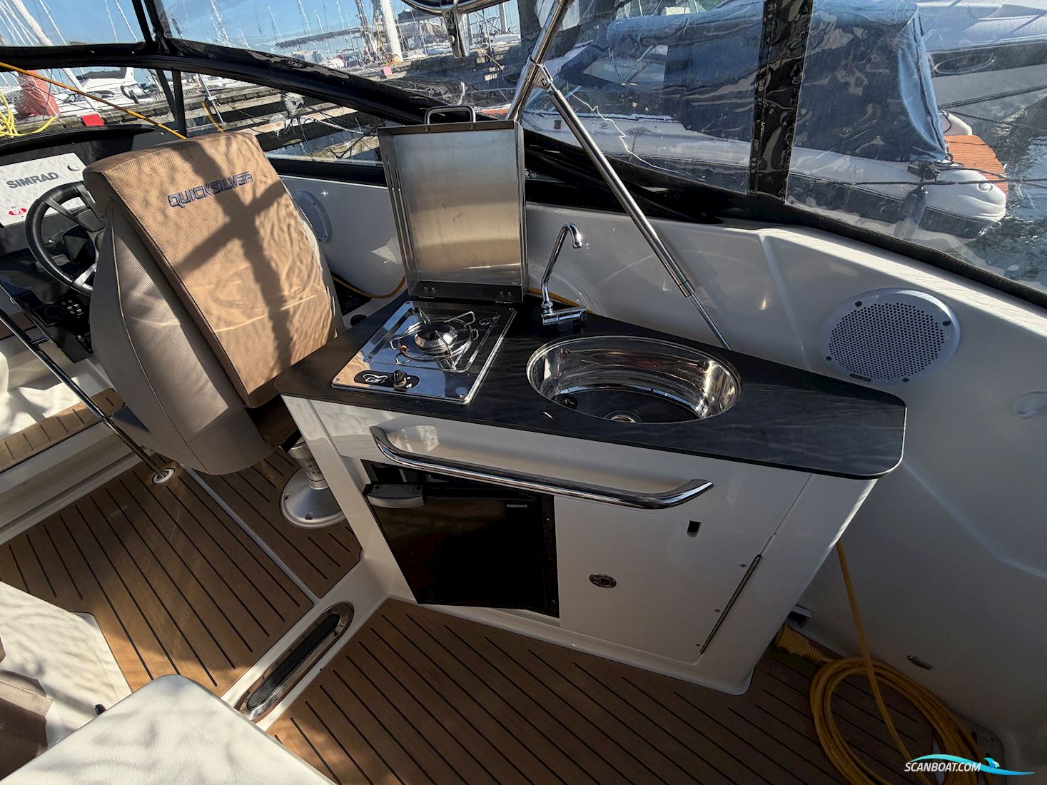 Quicksilver Active Cruiser 805