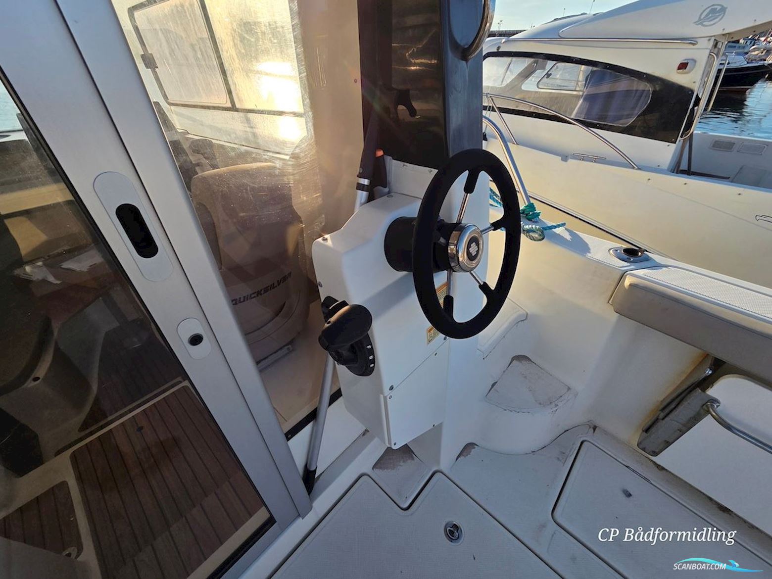 Quicksilver Arvor 810 Pilothouse